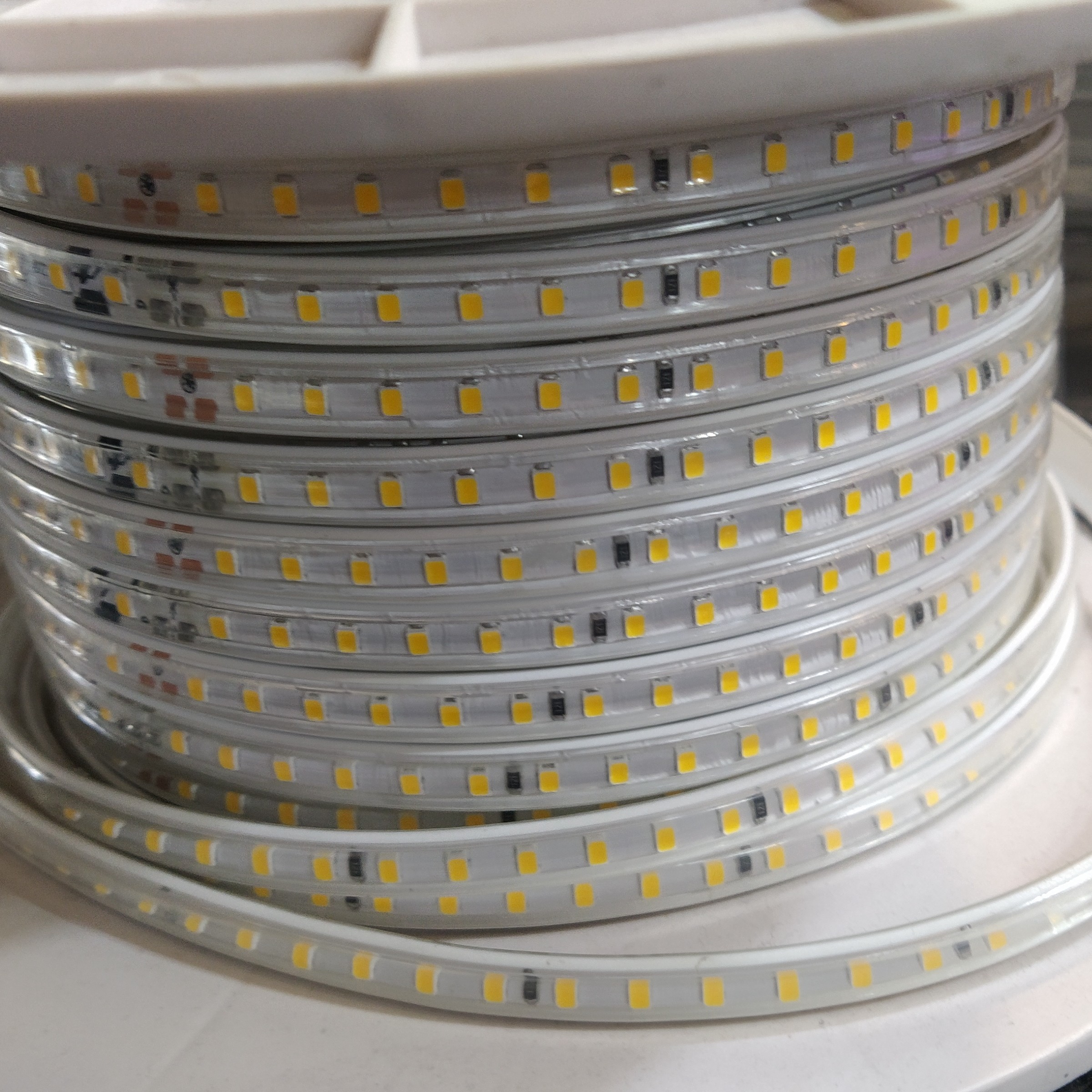 ریسه شلنگی آفتابی پشت چسب اپتونیکا  100 متری 