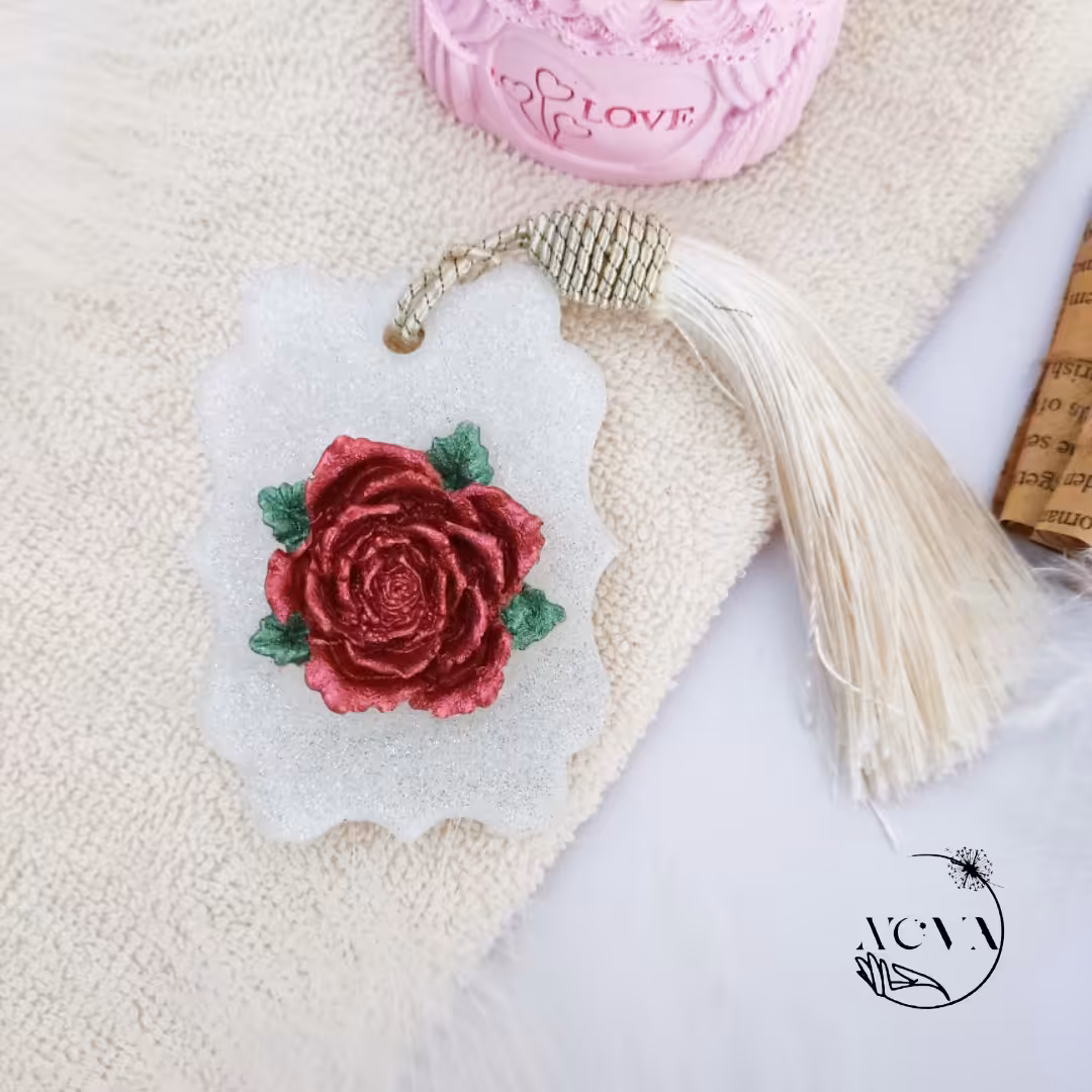 صابون تزئینی دستساز  آویز  رز قرمز براق