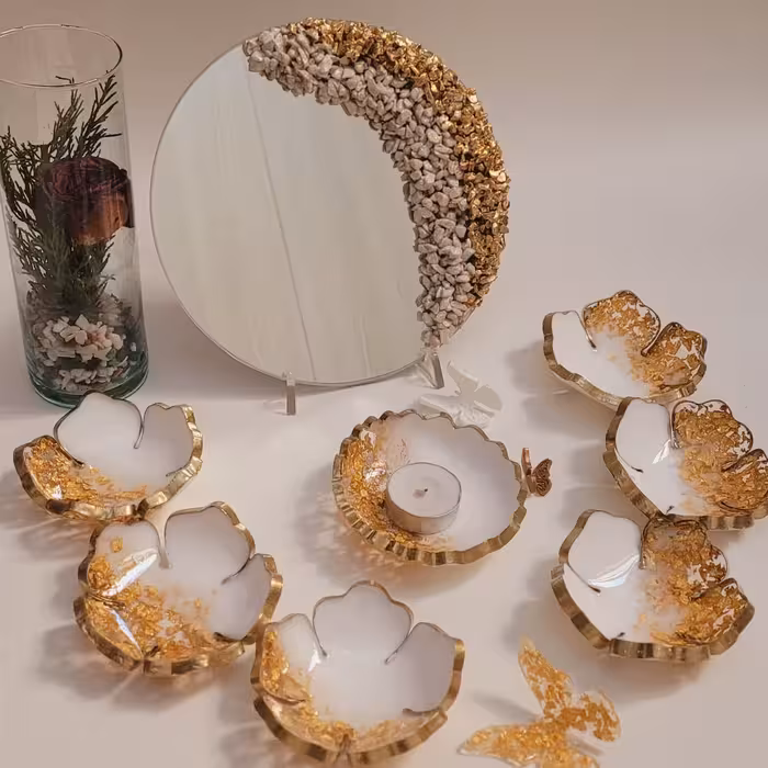 هفت سین رزینی عروس 6عددکاسه قطر 13 سانت به همراه اینه قطر 20 سانت و یک عدد جاشمعی 