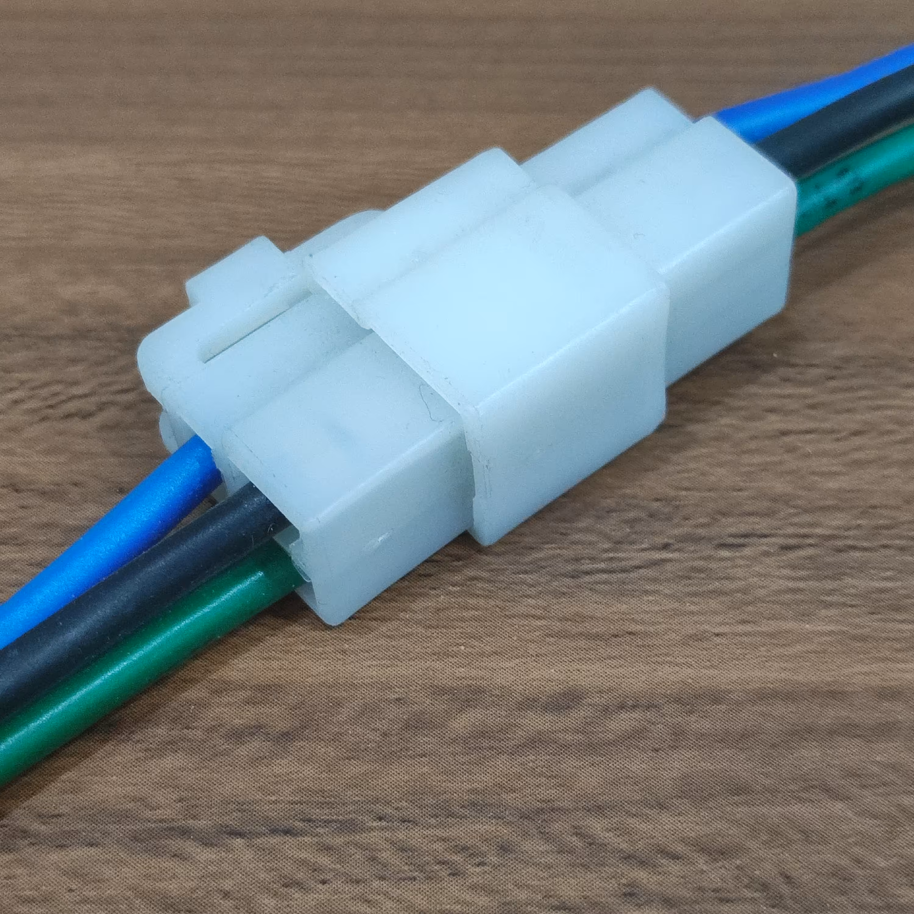 سوکت نر و ماده 3 فیش فن مناسب برای پراید