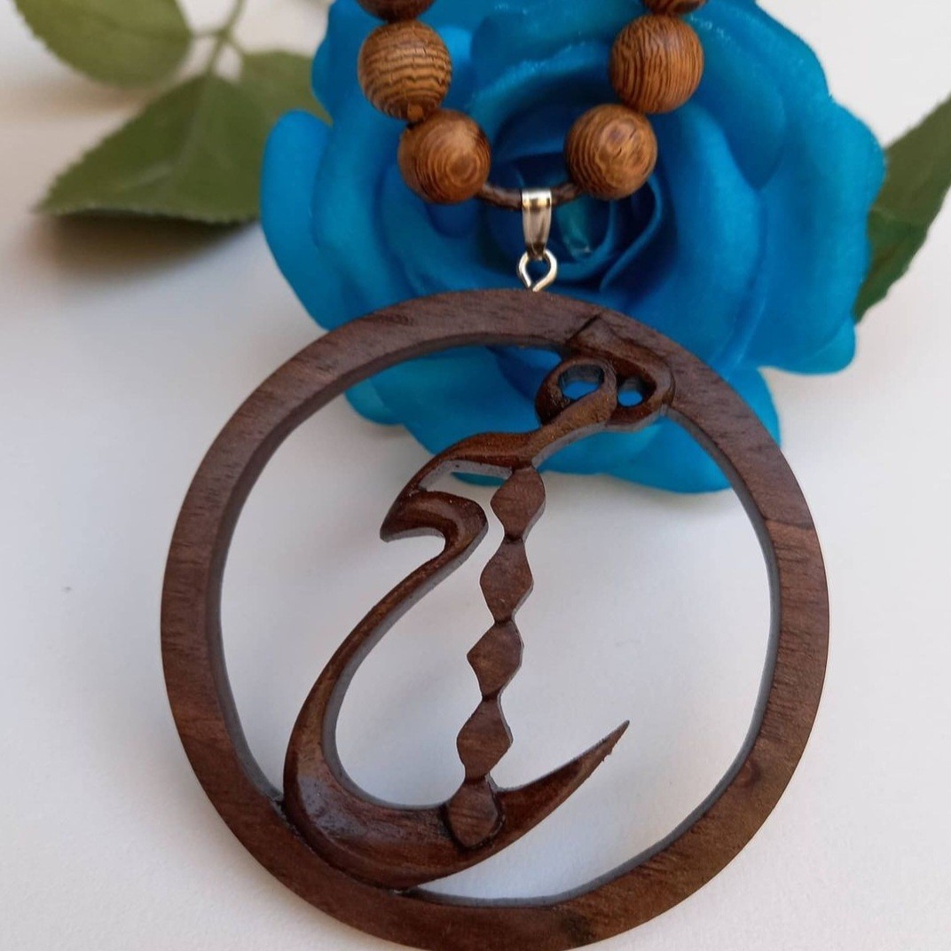 گردنبند هیچ