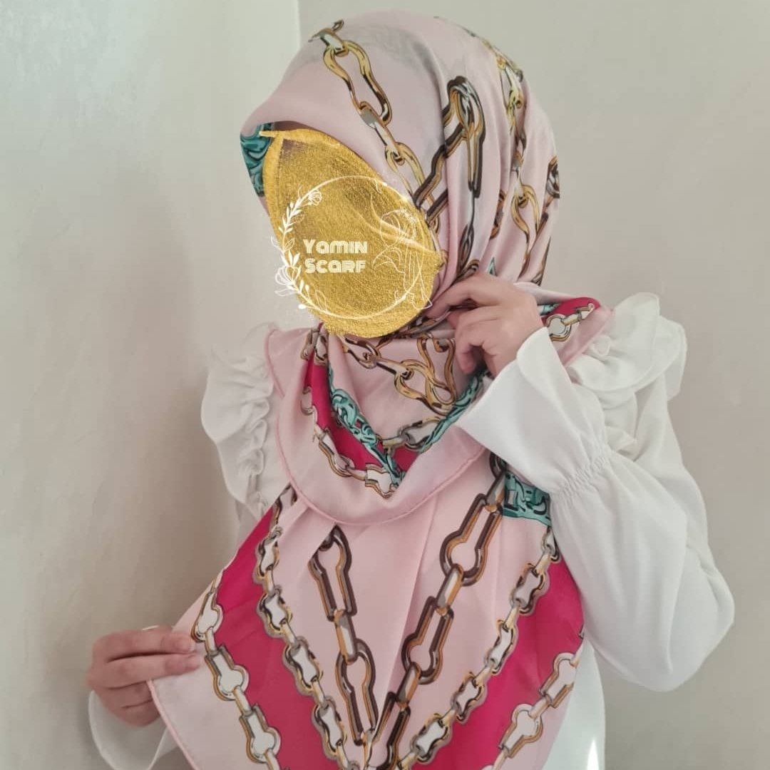 روسری حریر ابریشم رنگ صورتی روشن قواره120مجلسی دور دست دوز