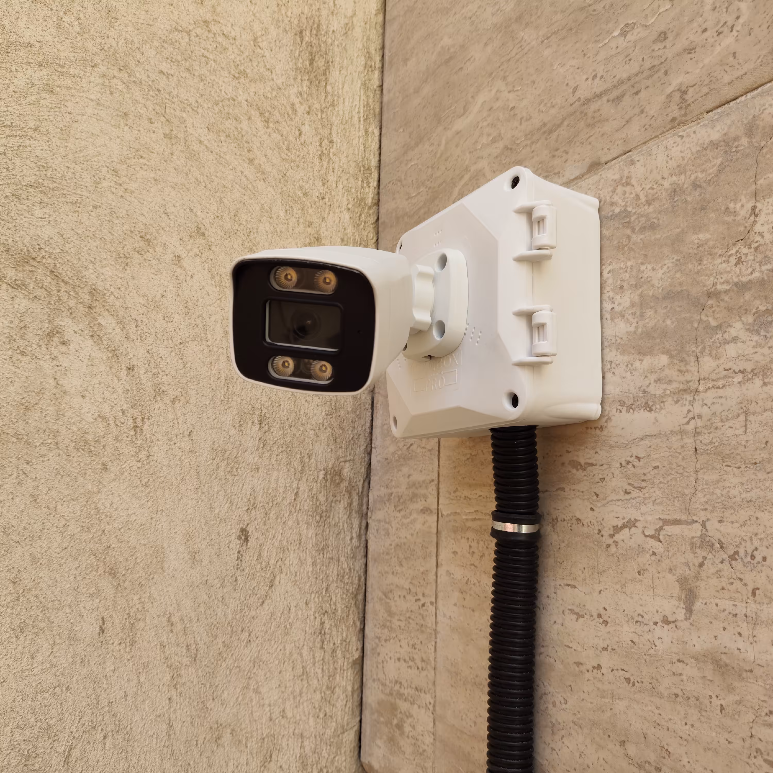 پک 1 دوربین مداربسته آی پی تحت شبکه 4K ( تصویر بی نظیر)