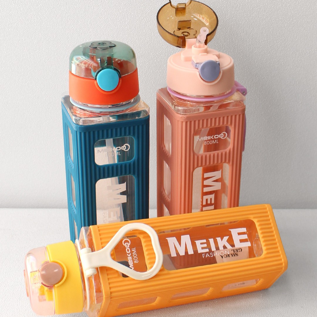 بطری های آب
درب محکم و بدون نشتی