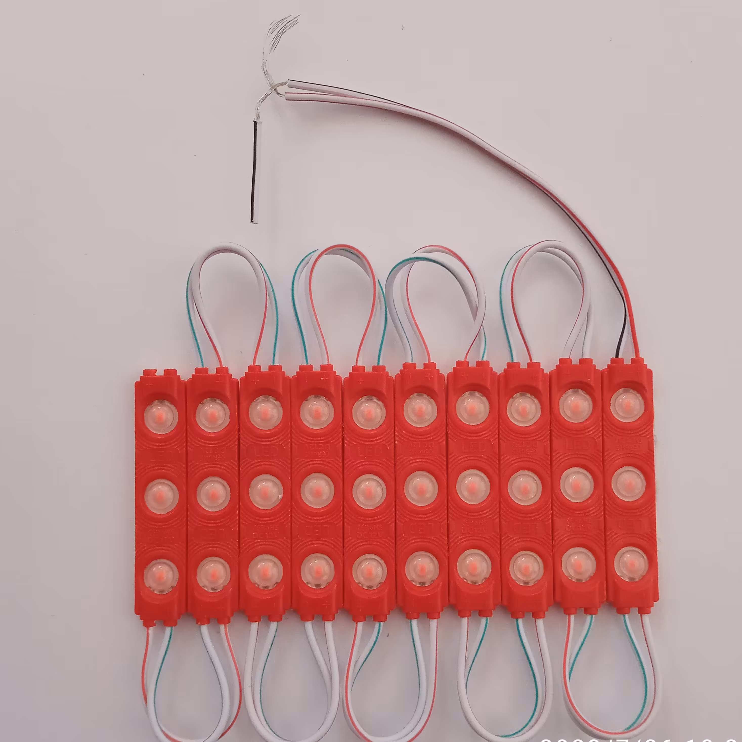 ال ای دی بلوکی 12و24 ولت. قرمز رنگ. ضدآب و درجه1. بسته 10 عددی.