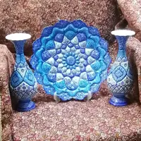 ست بشقاب مینا کاری  30 سانتی با 2گلدان 25 سانتی صرایی اثر استاد قاسمی  