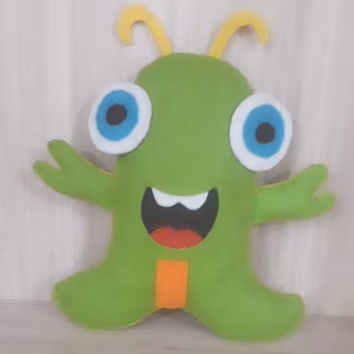 عروسک نمدی میکروب