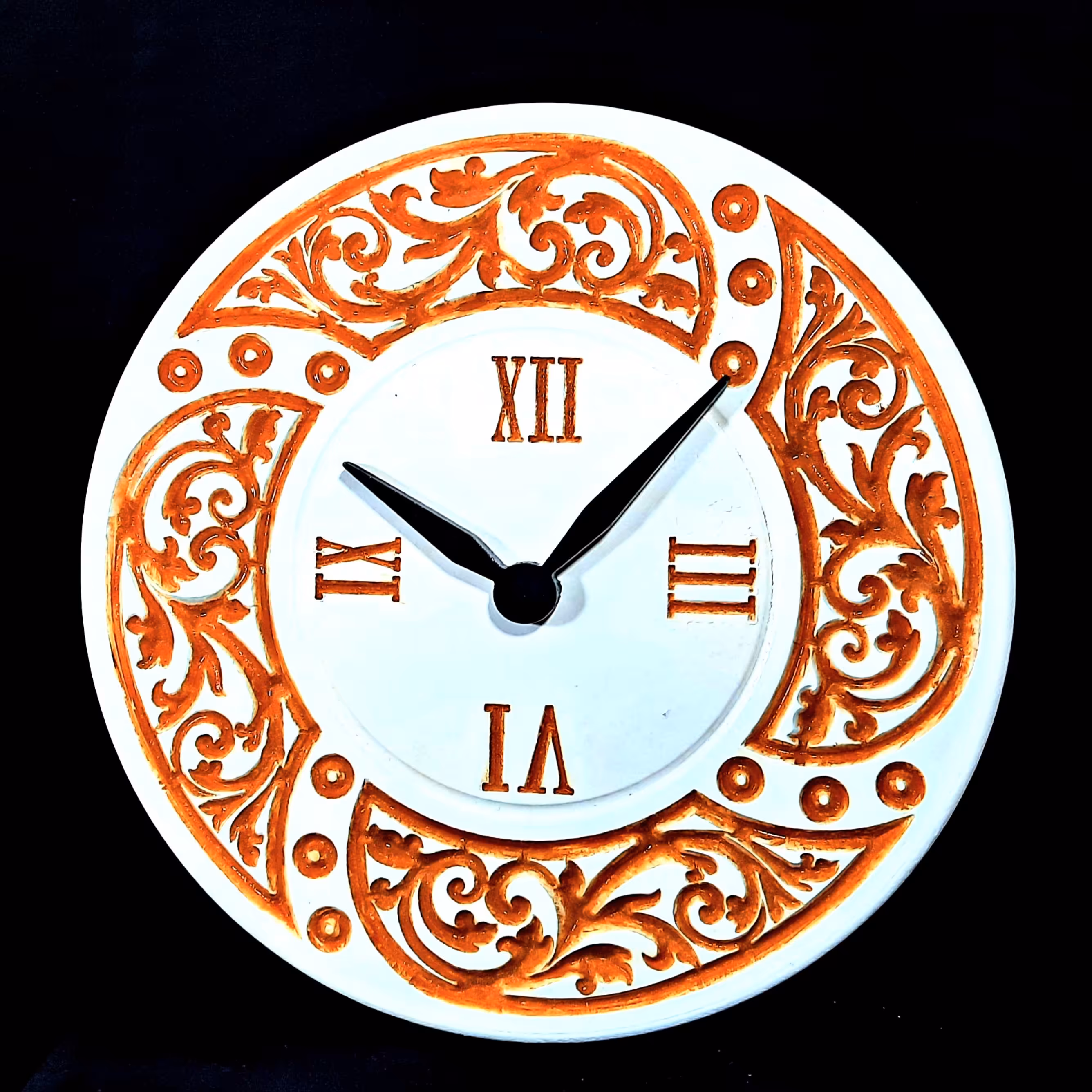 ساعت دیواری چوبی طرح پتینه 