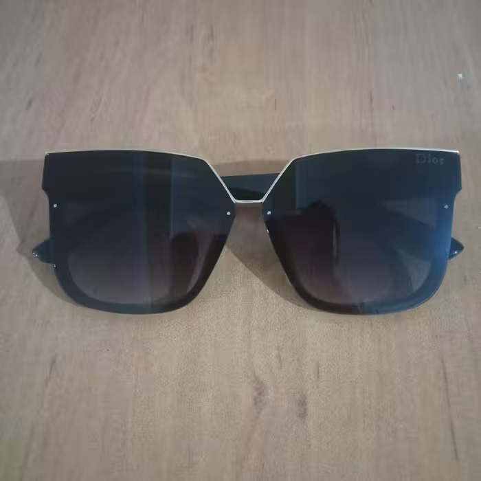 عینک آفتابی مردانه و زنانه مربعی مارک دیور  (رنگ مشکی)