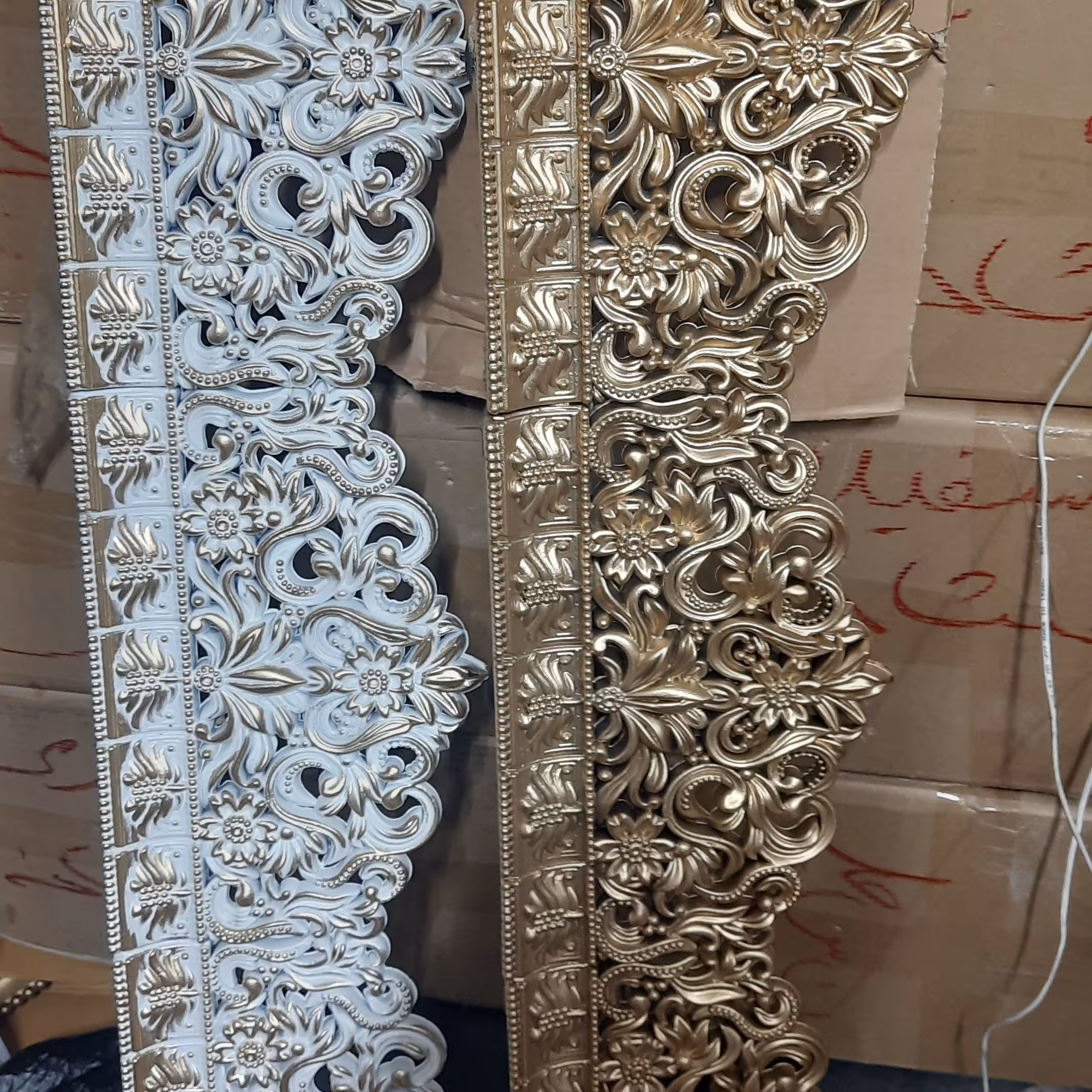 کتیبه  منبت های شیک با رنگبندی وسایز  دلخواه شما عزیزان بسیار زیبا پرده