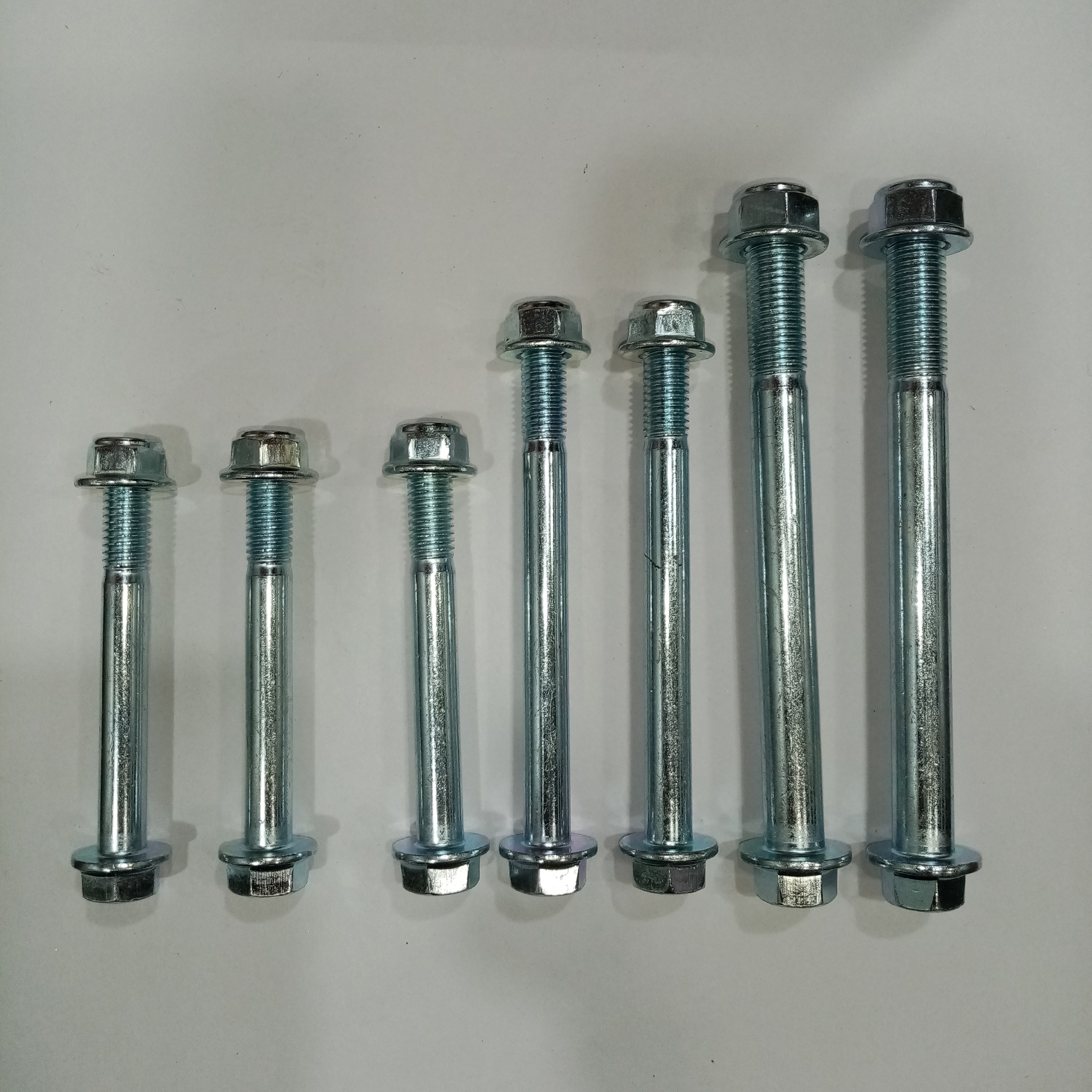 ست پیچ دسته موتور رنگ کروم قابل استفاده برای موتور 125هندا 150و200سی سی شرکت MJ