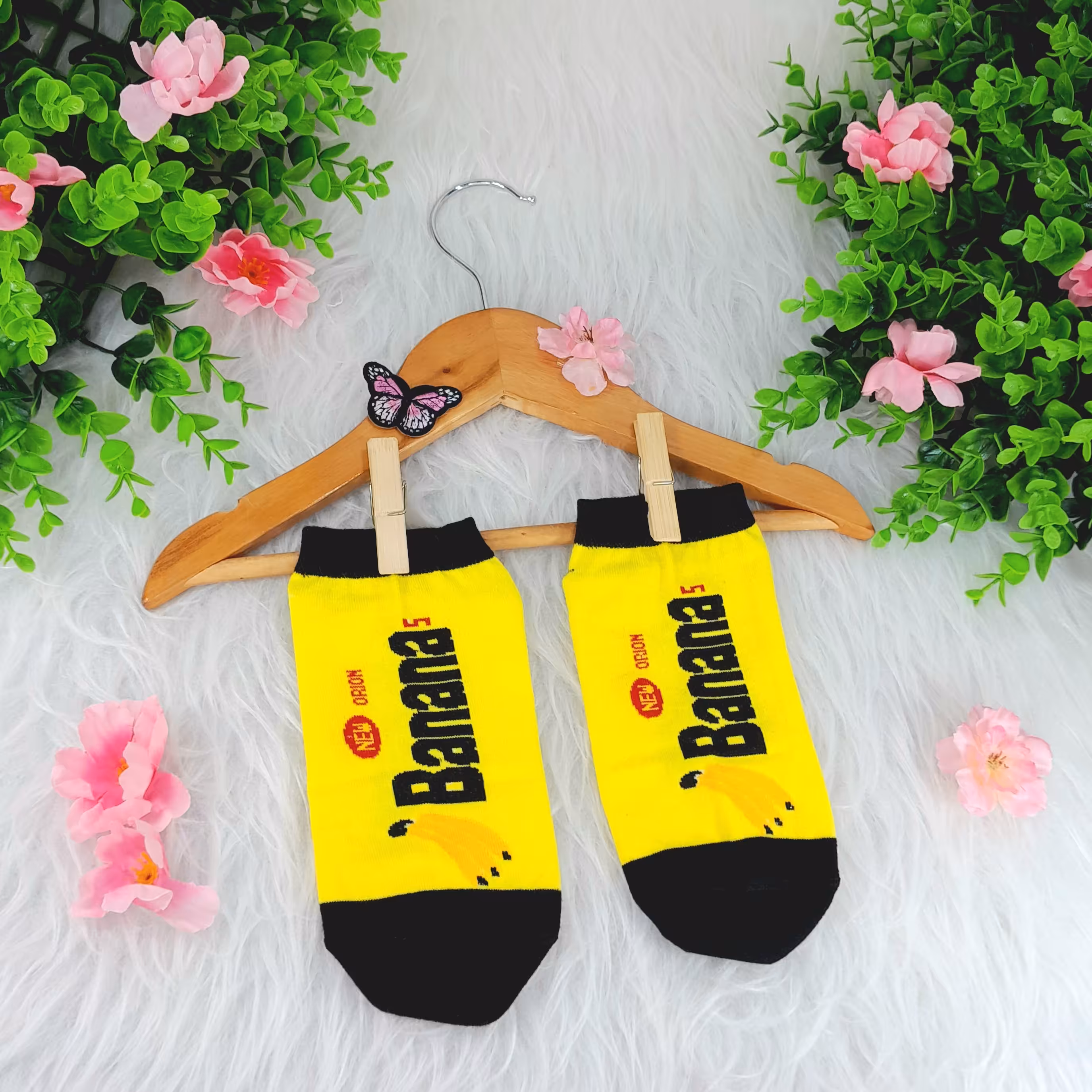 جوراب مچی فانتزی  طرح  آدامس موزی زرد  نوستالژی نخی اعلا  فریسایز36تا42(زنانه  مردانه)