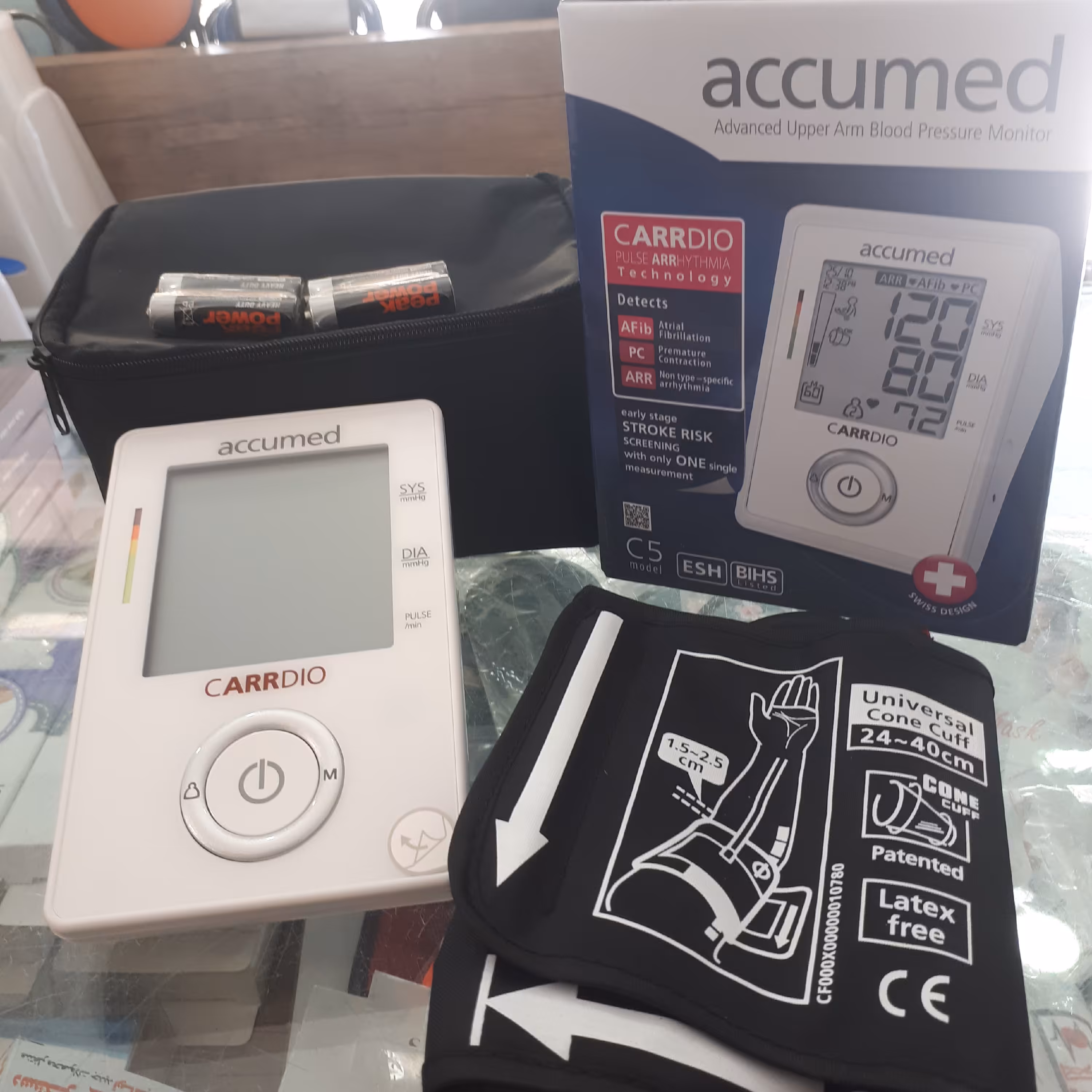 فشار سنج دیجیتالی بازویی اکیومد مدلc5 با قابلیت های خاص .قابلیت میانگین گیری  سه اندازه گیری آن و 120 حافظه برای 2 کاربر