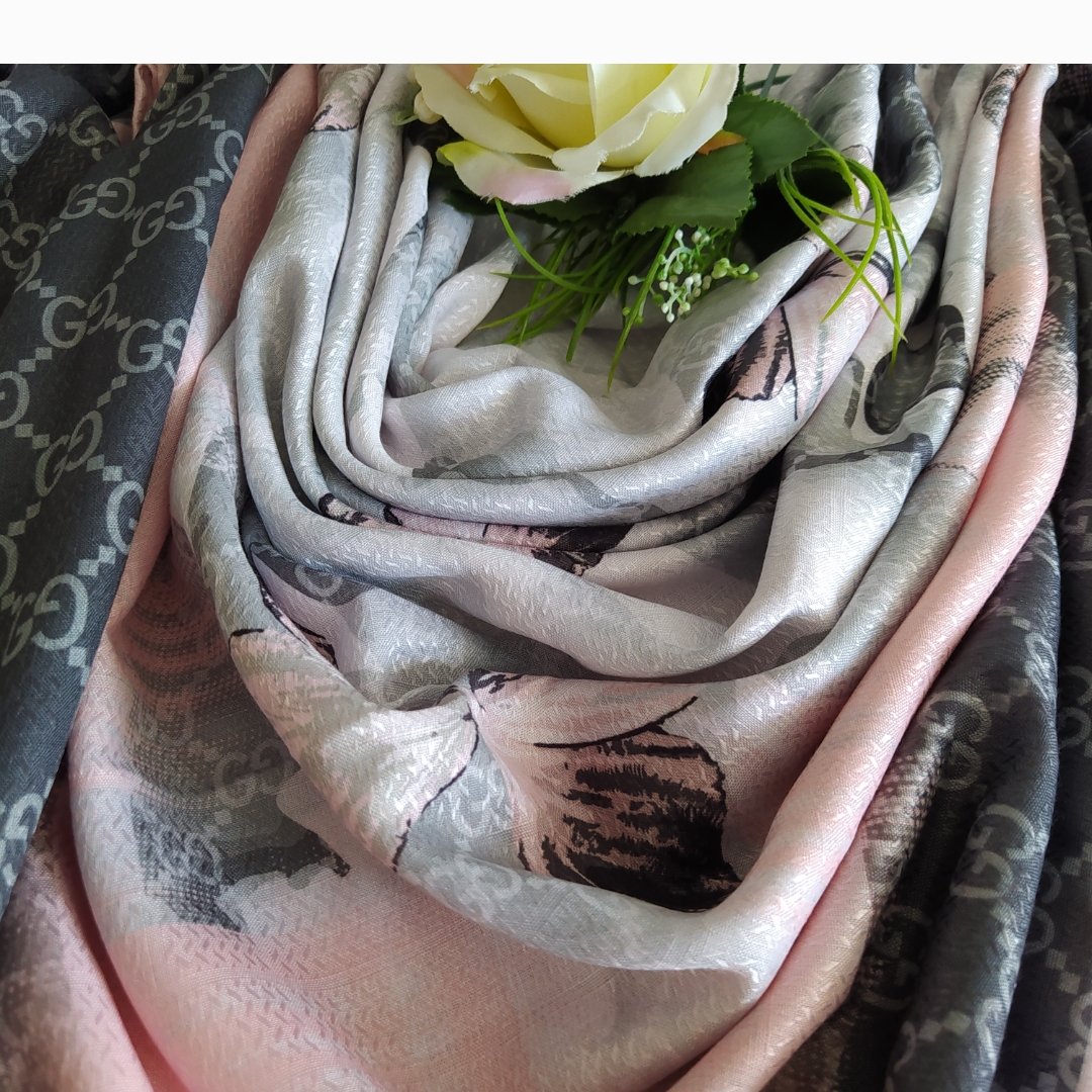 روسری طرح پروانه