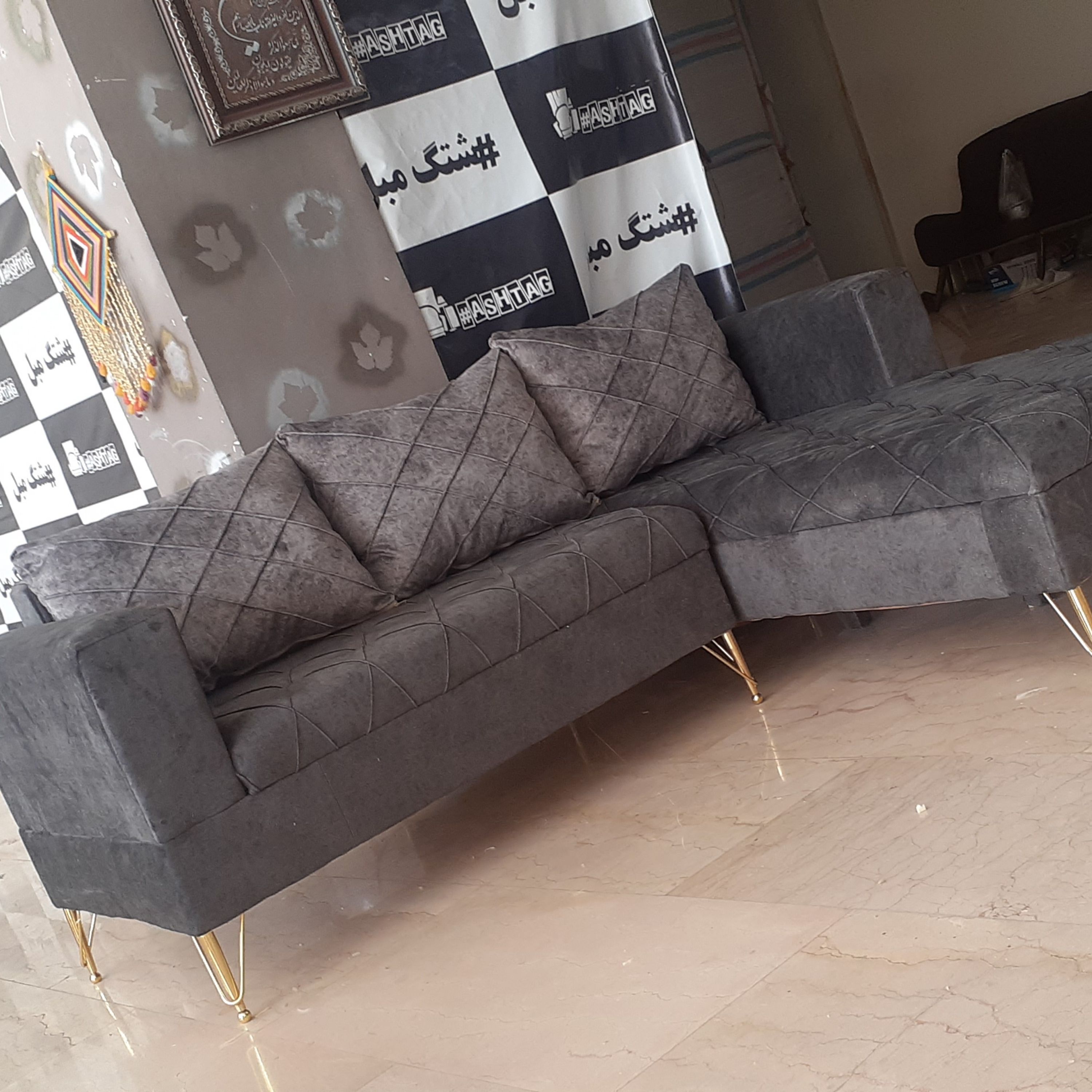 مبل ال تیوی