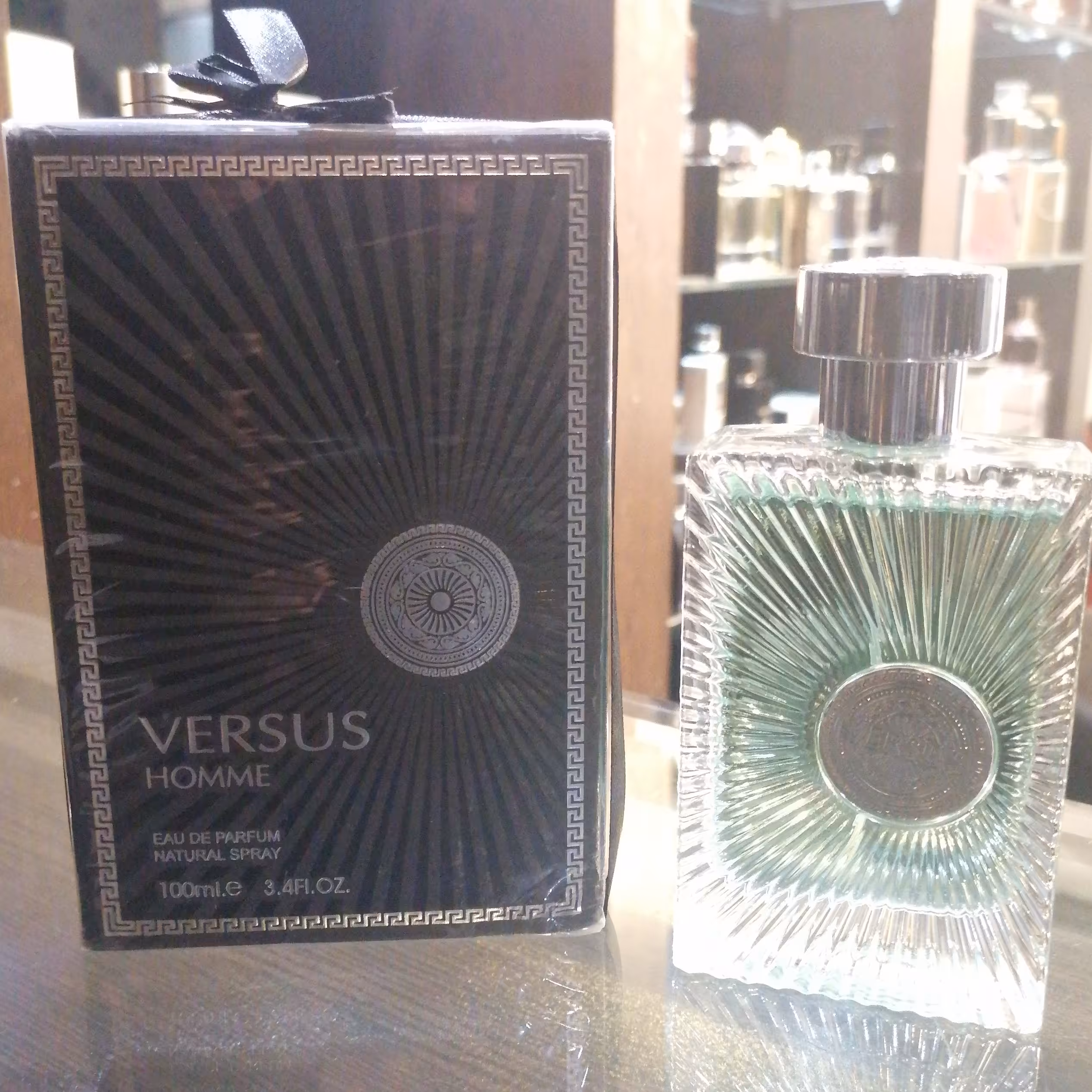 ادکلن ورساچ پورهوم 100میل پرفیوم شرکت فرگرنس ورد امارات وارداتی رایحه ی خنک و سرد خاص 