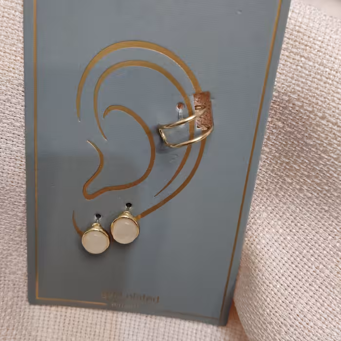 گوشواره ایرکاف  گوشواره نگین دار  روکش طلا و ضد حساسیت رنگ ثابت 