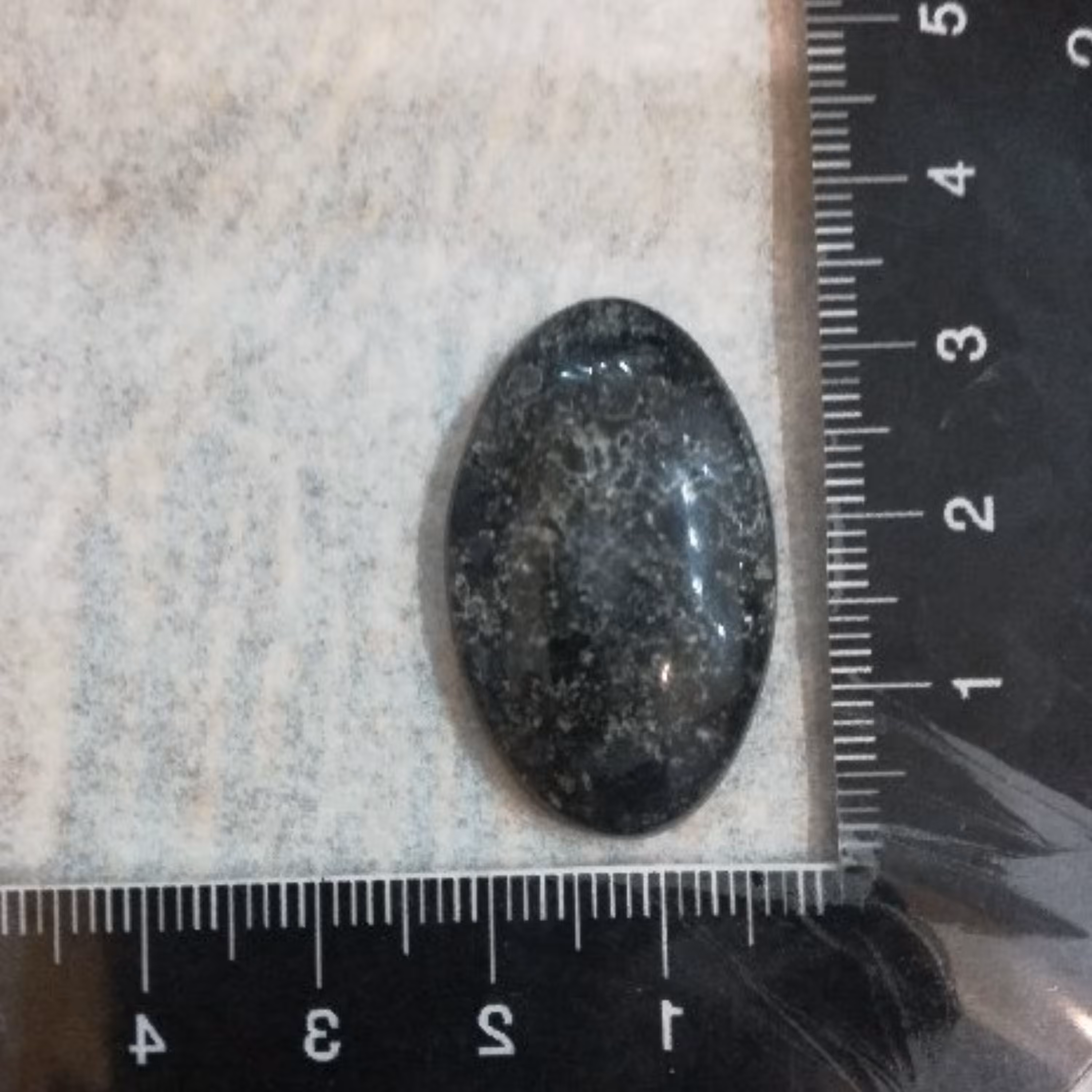 نگین عقیق شجر معدنی دست تراش 3