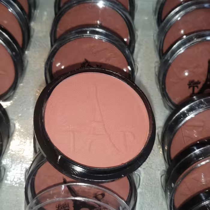 رژگونه مات صورتی کالباسی ملایم تک رنگ روژگونه مات  گوشتی رژ گونه خوشرنگ کانتور گونه روژ گونه تاپ سایه گونه