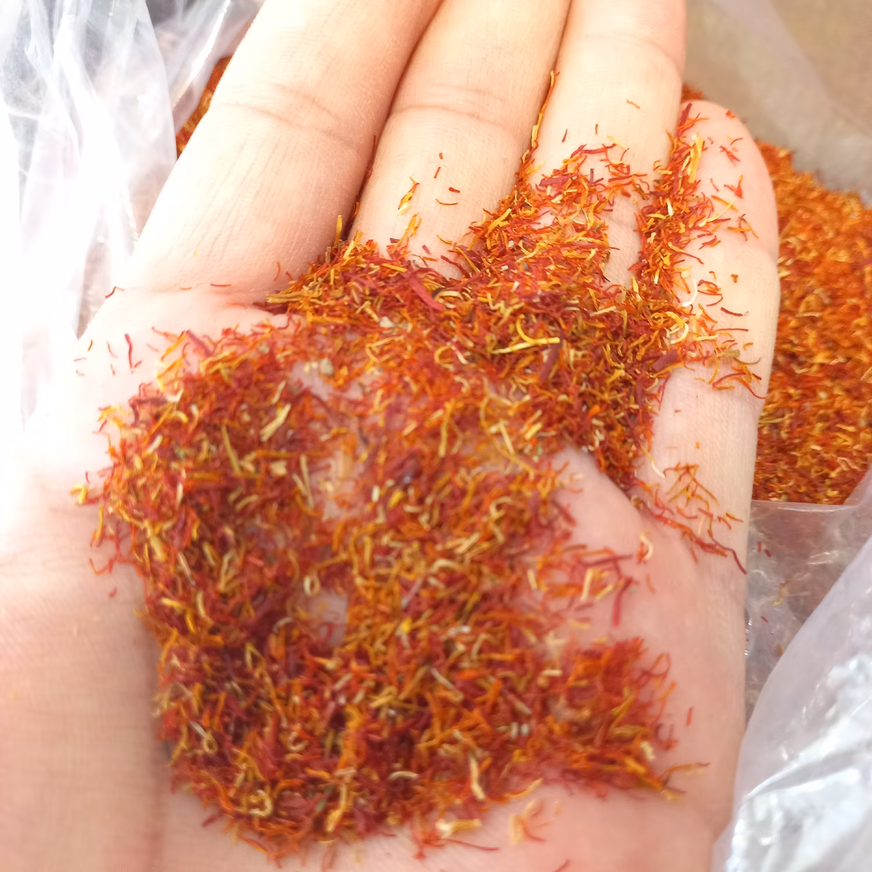 نرمه زعفران پوشال درجه 2 یک مثقالی