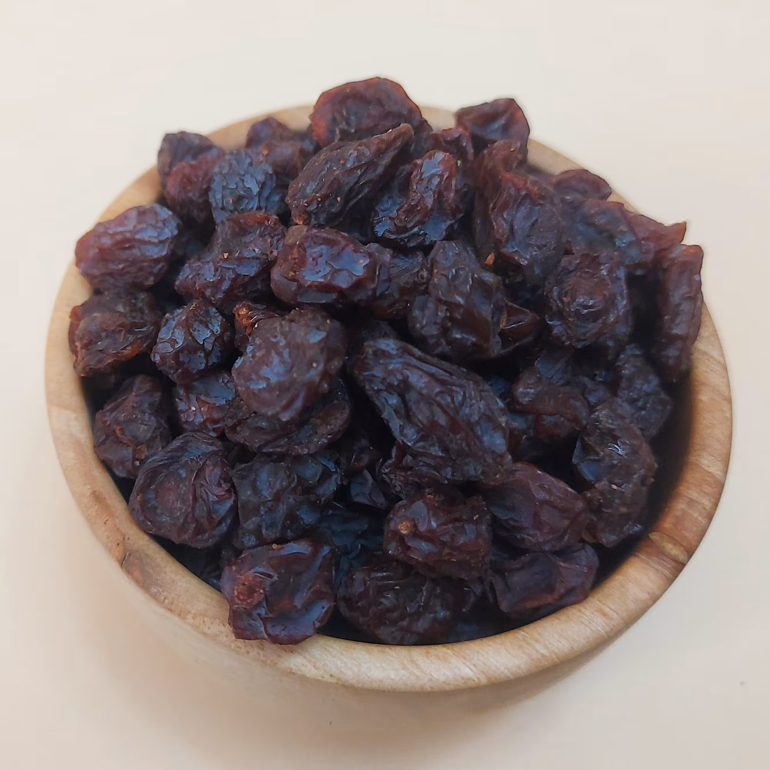 مویز گوشتی قرمز آفتابی کوهی بدون چوب ارگانیک یک کیلویی  