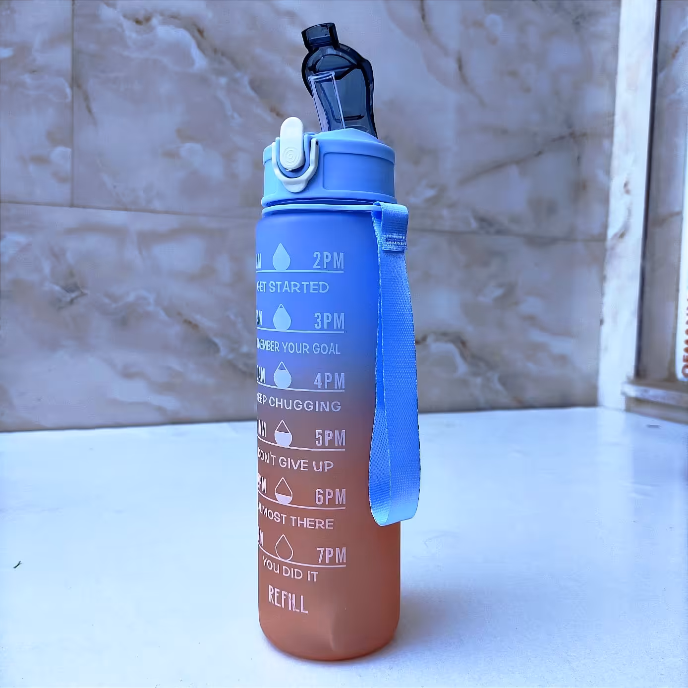 قمقمه آبرنگی 900 میل  نی دار  ضامنی 