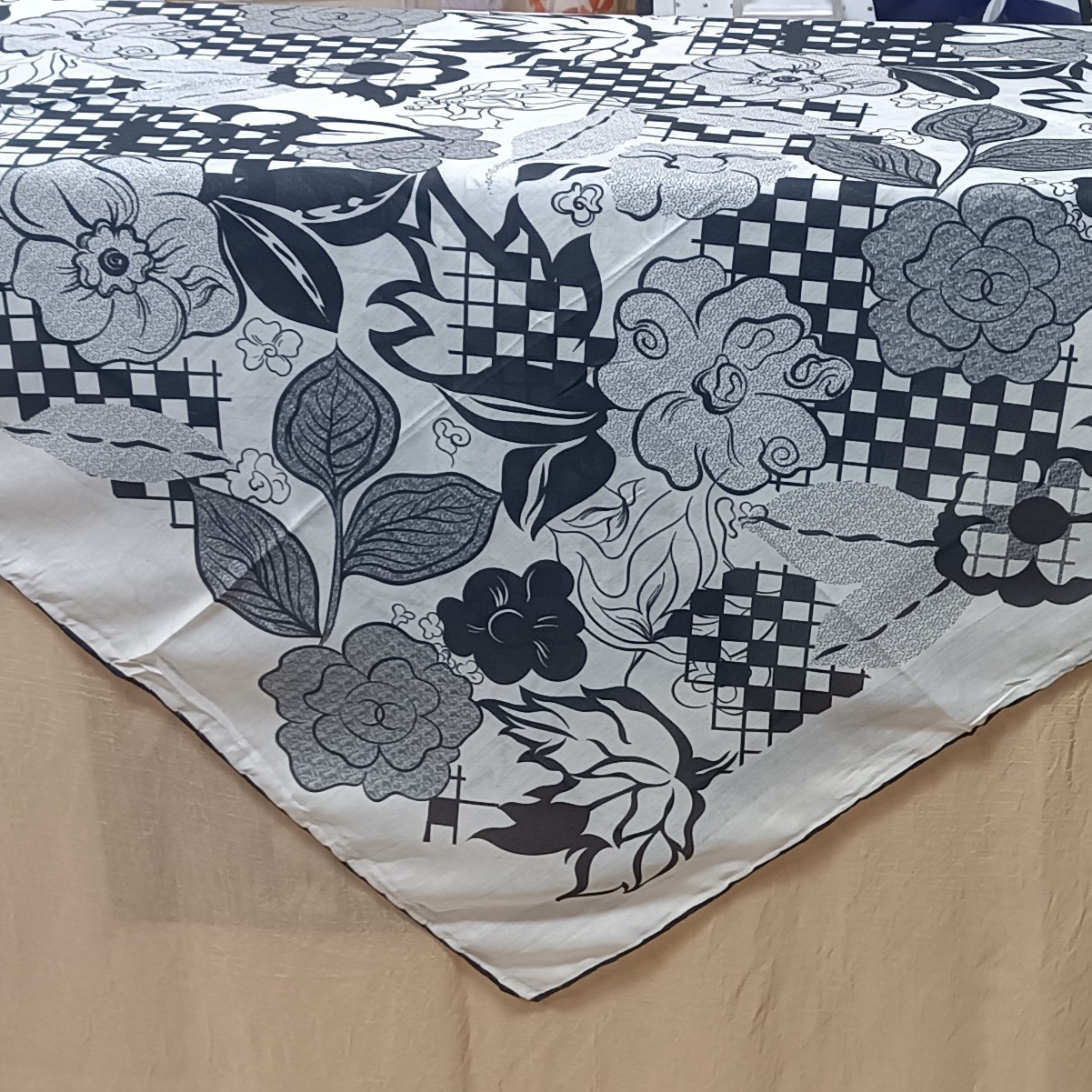 روسری اسپرت گل گلی