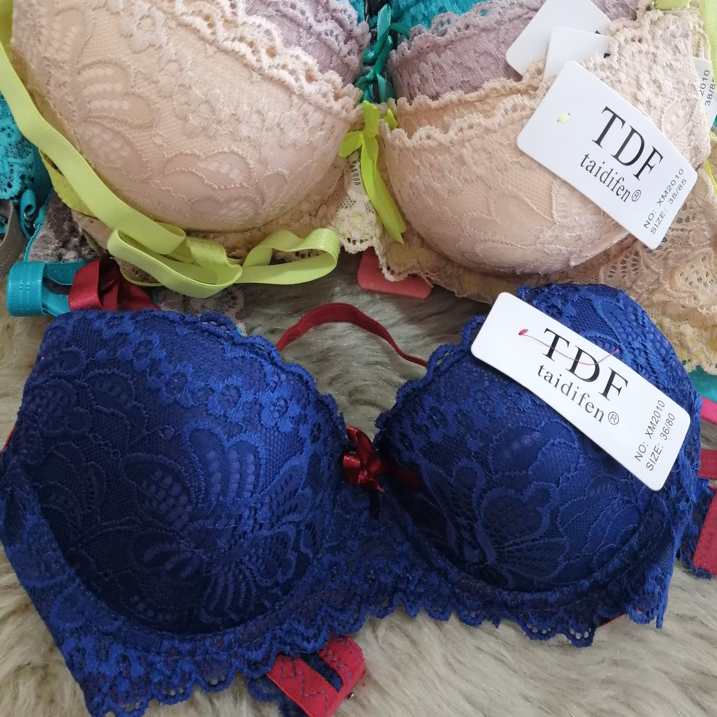 سوتین اسفنجی جکدار