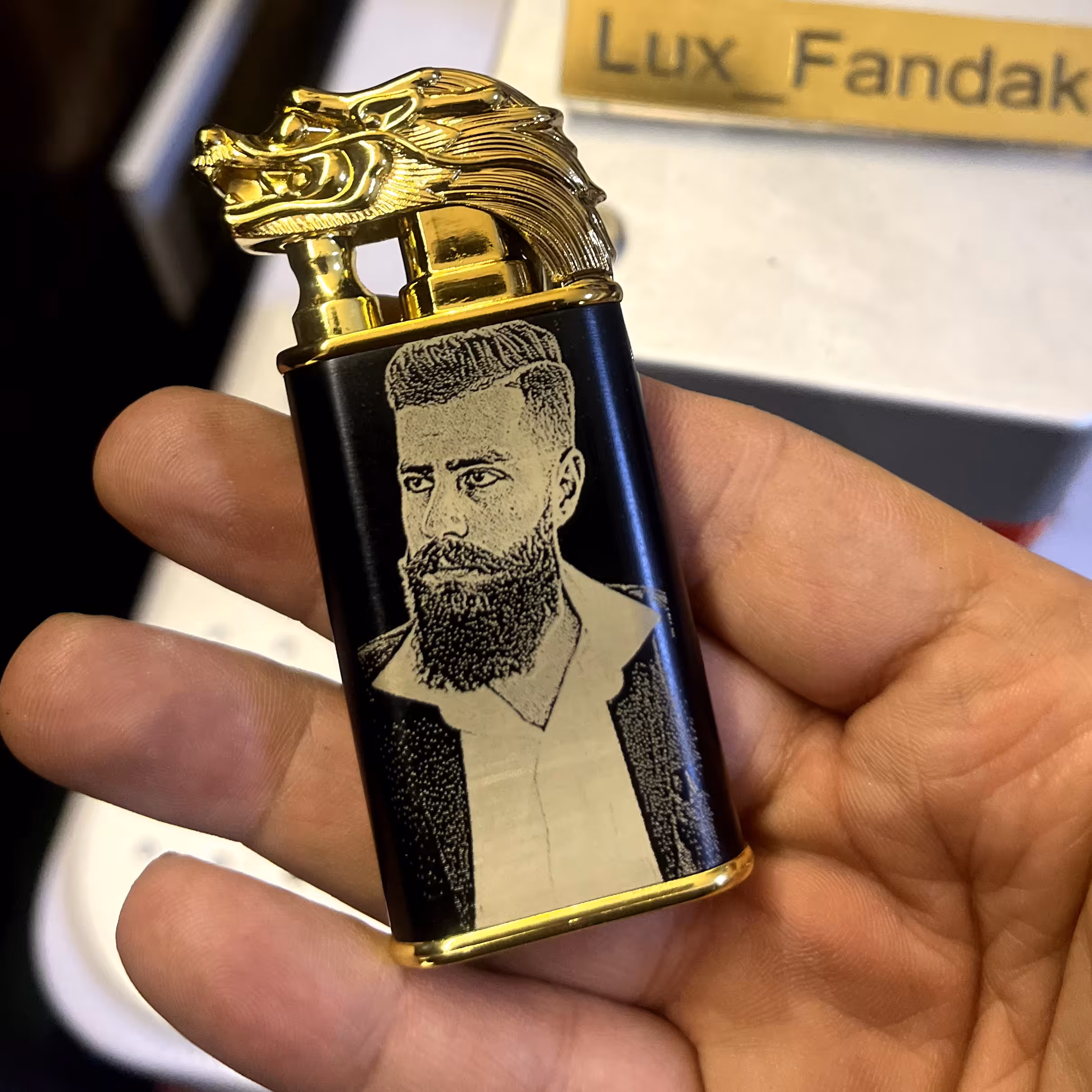 فندک لوکس  دو حالته اژدها با حکاکی چهره شعله اتمی و شعله شمعی