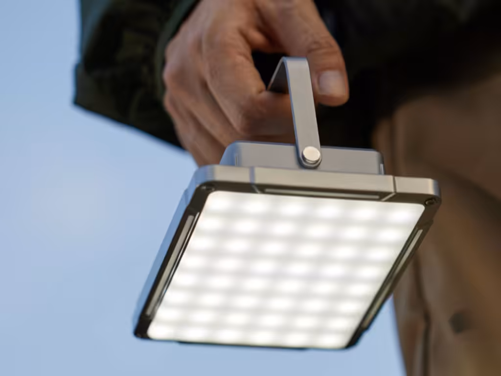 چراغ کمپینگ شارژی و پاور بانک XZ-382 Multifunctional LED Outdoor Camping Light