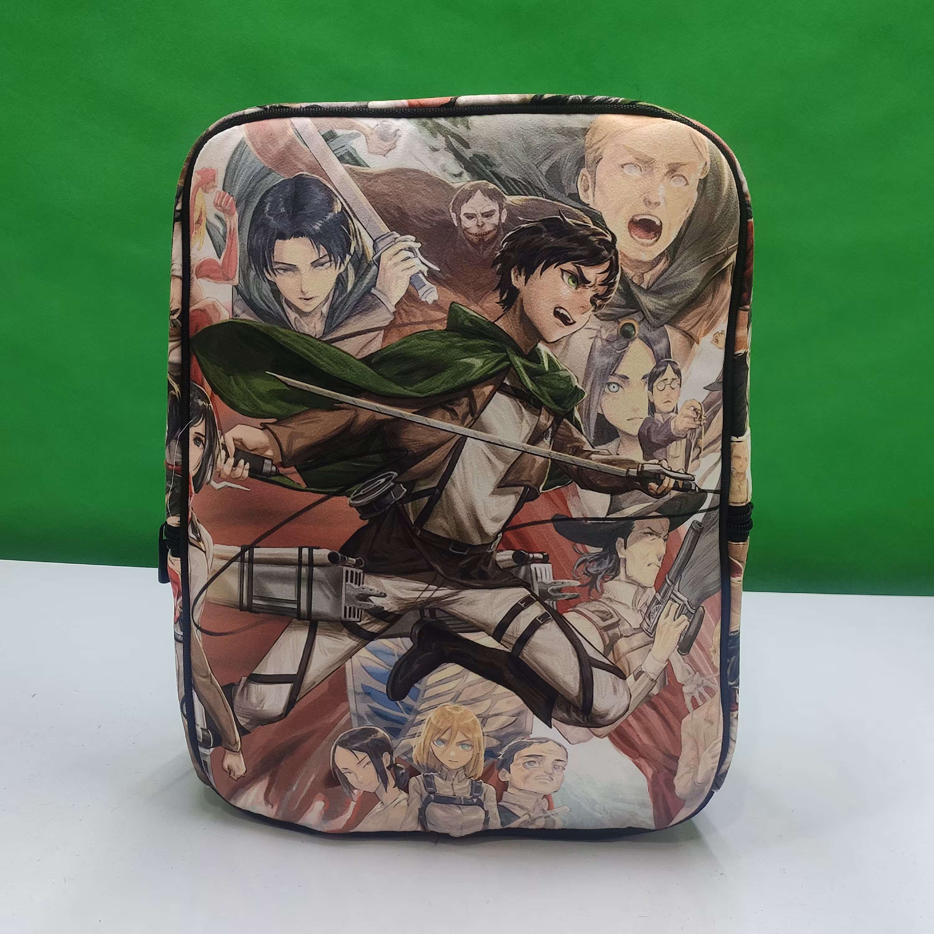 کوله پشتی  اتک آن تایتان  جنس  مخمل کوبیده BK0049