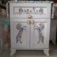 میز اتو  چوبی طرح دار 