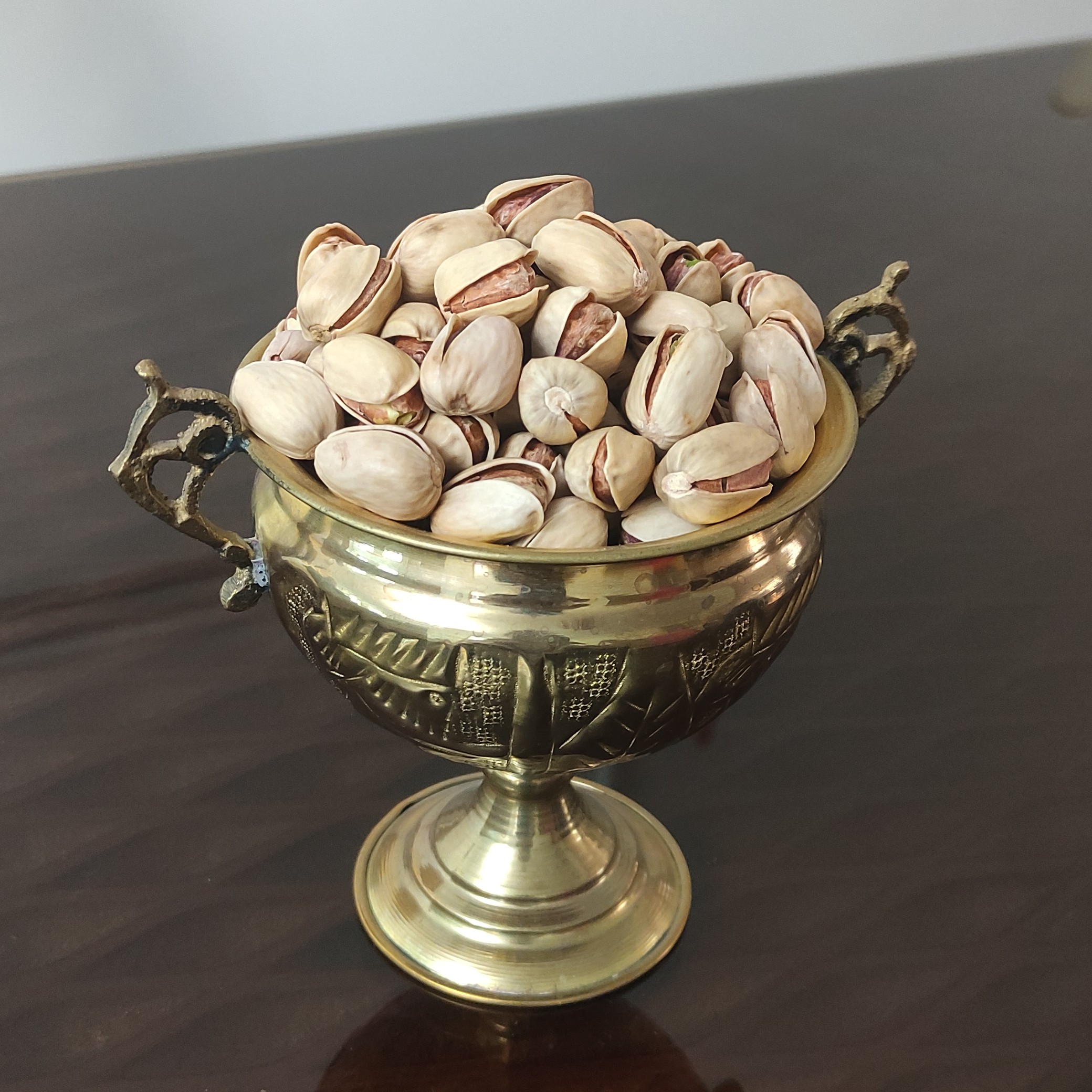 پسته کله قوچی خام درشت و خوش طعم نیم کیلویی