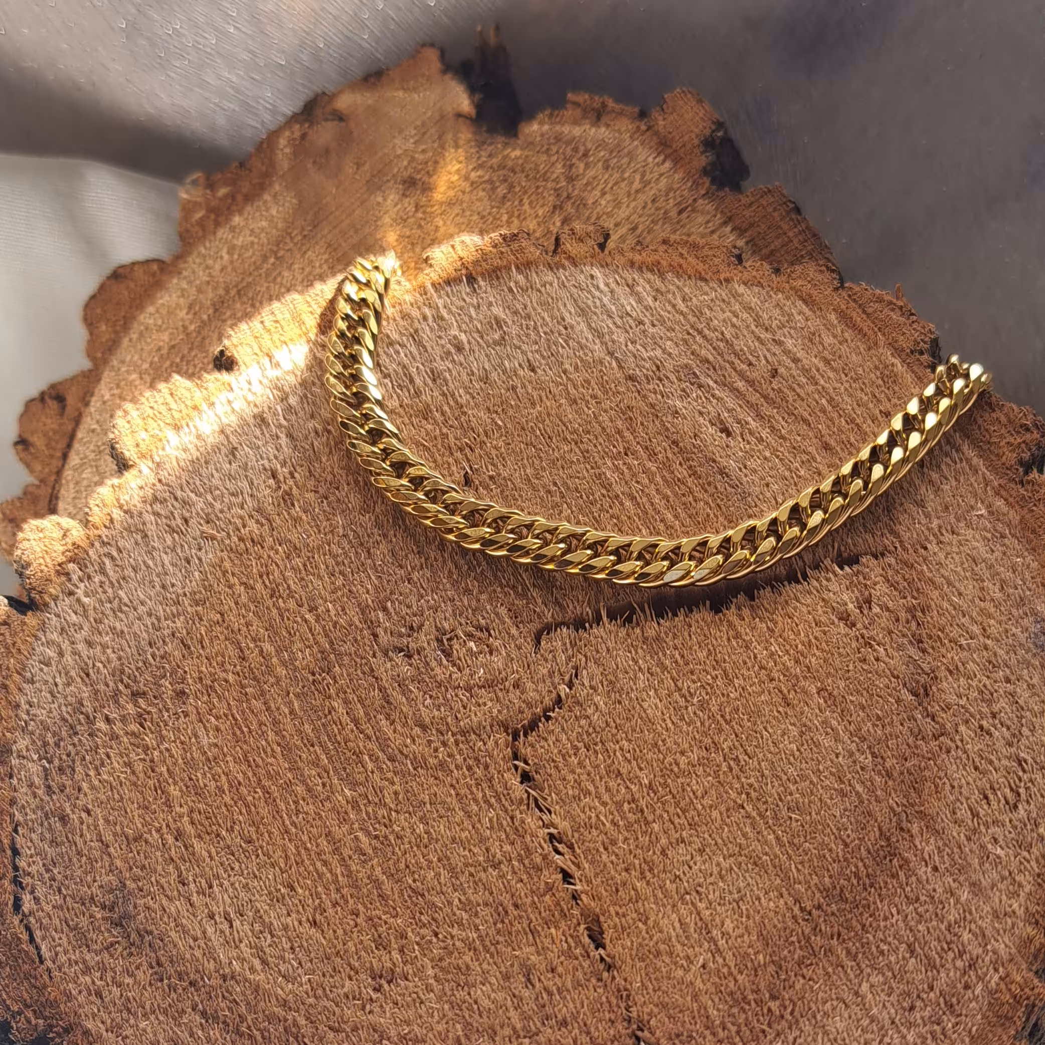 دستبند -استیل-طلایی- کارتیر 