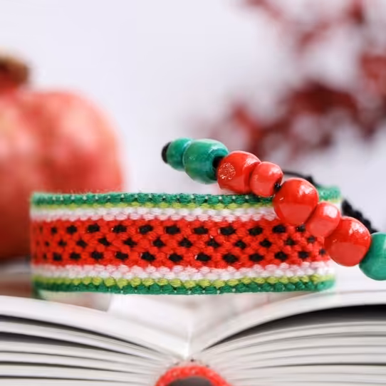 دستبند دوستی طرح هندوانه مناسب شب یلدا