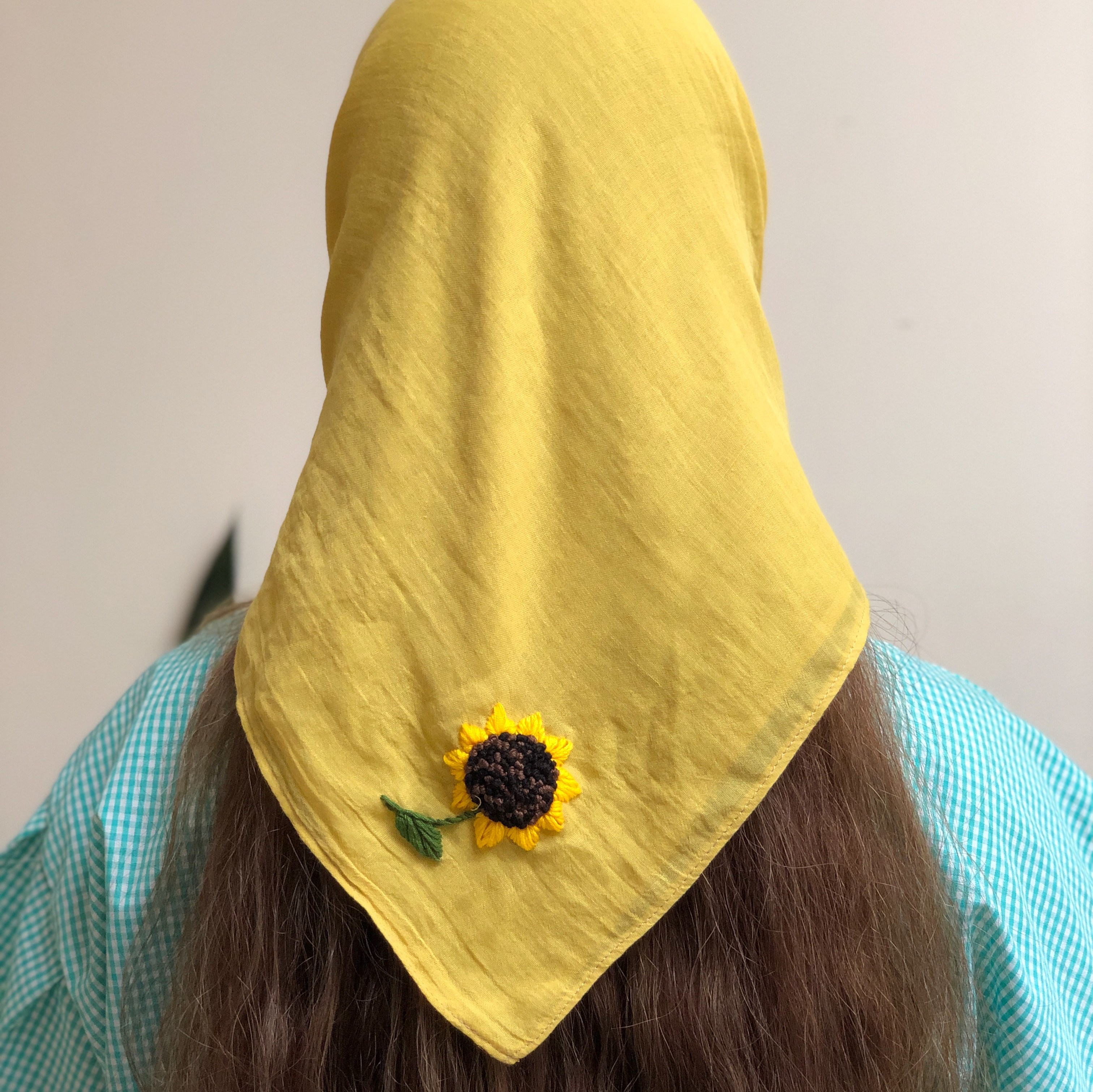 روسری گلدوزی