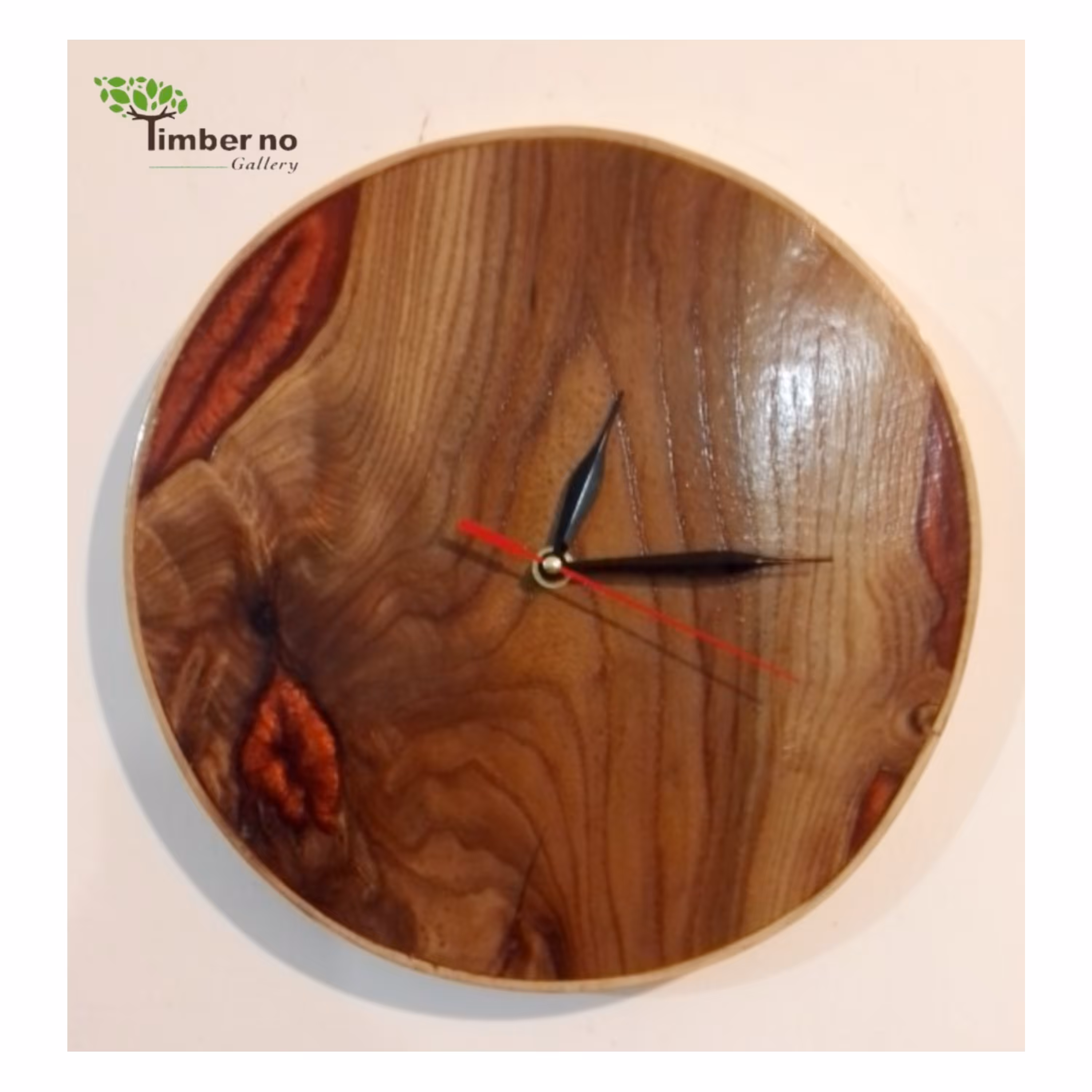 ساعت دیواری چوبی روستیک.          