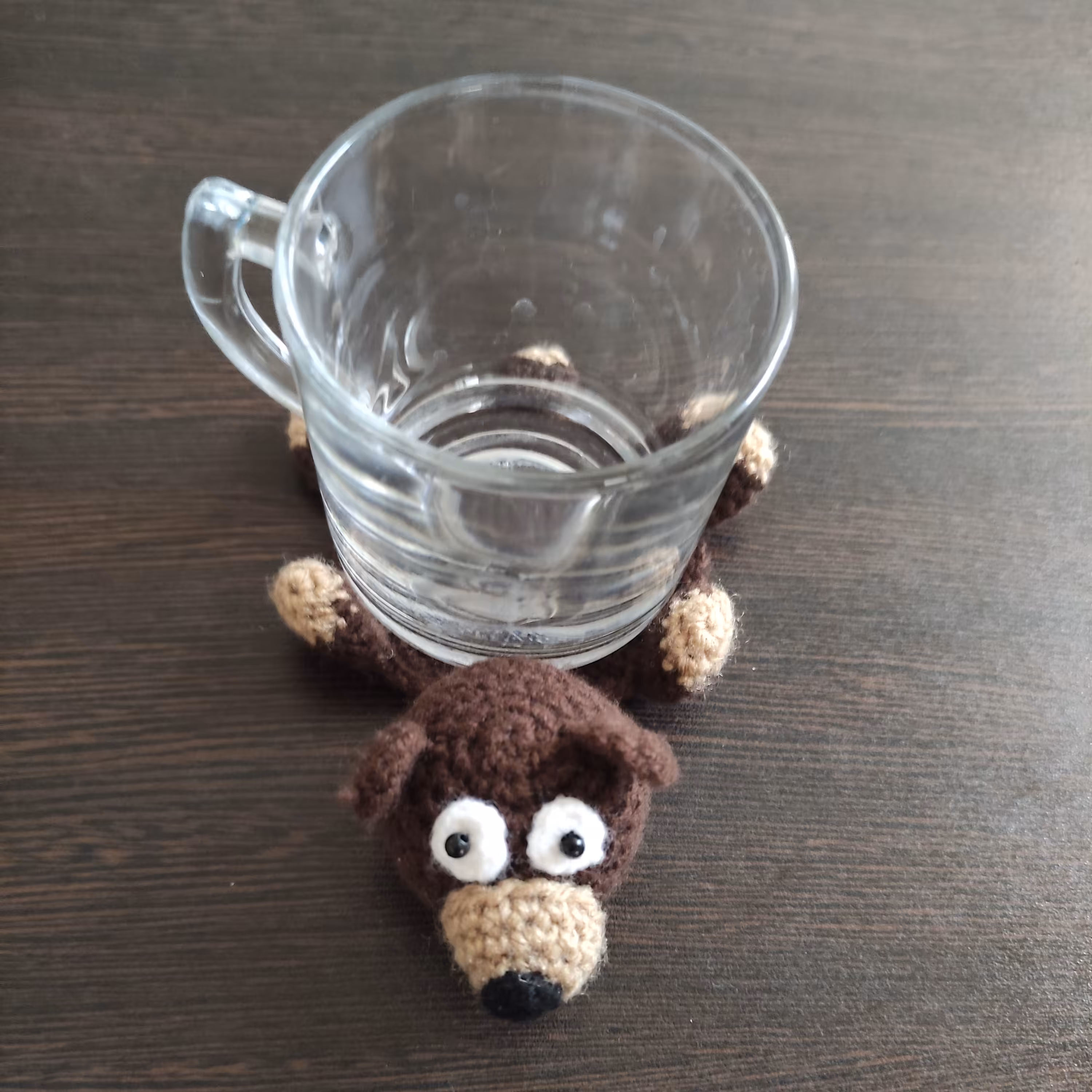 زیر لیوانی طرح خرس (دست بافت)