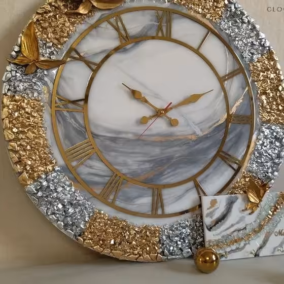 ساعت دور طلایی