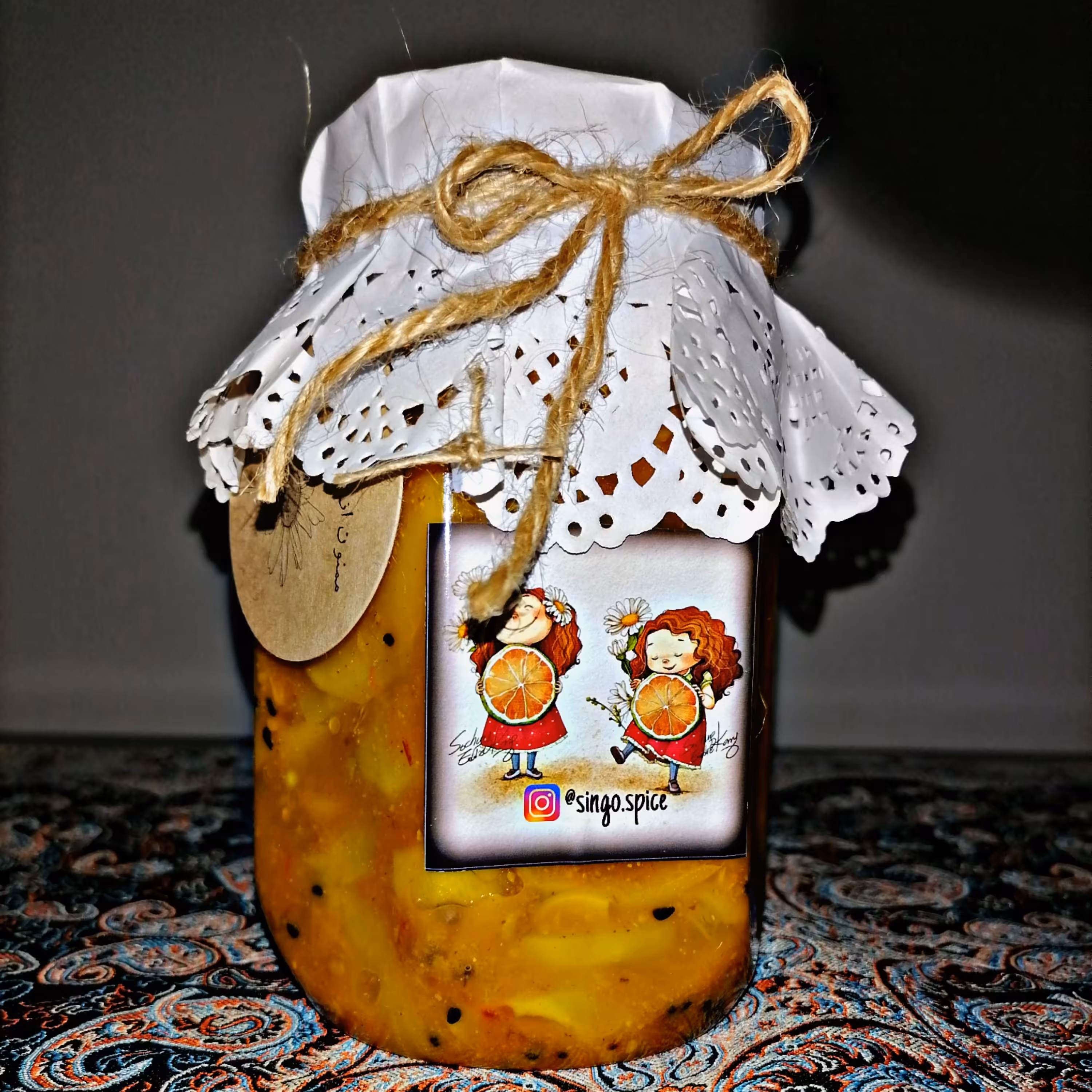 ترشی انبه زعفرانی با پر زردآلو در بسته بندی های یک کیلویی