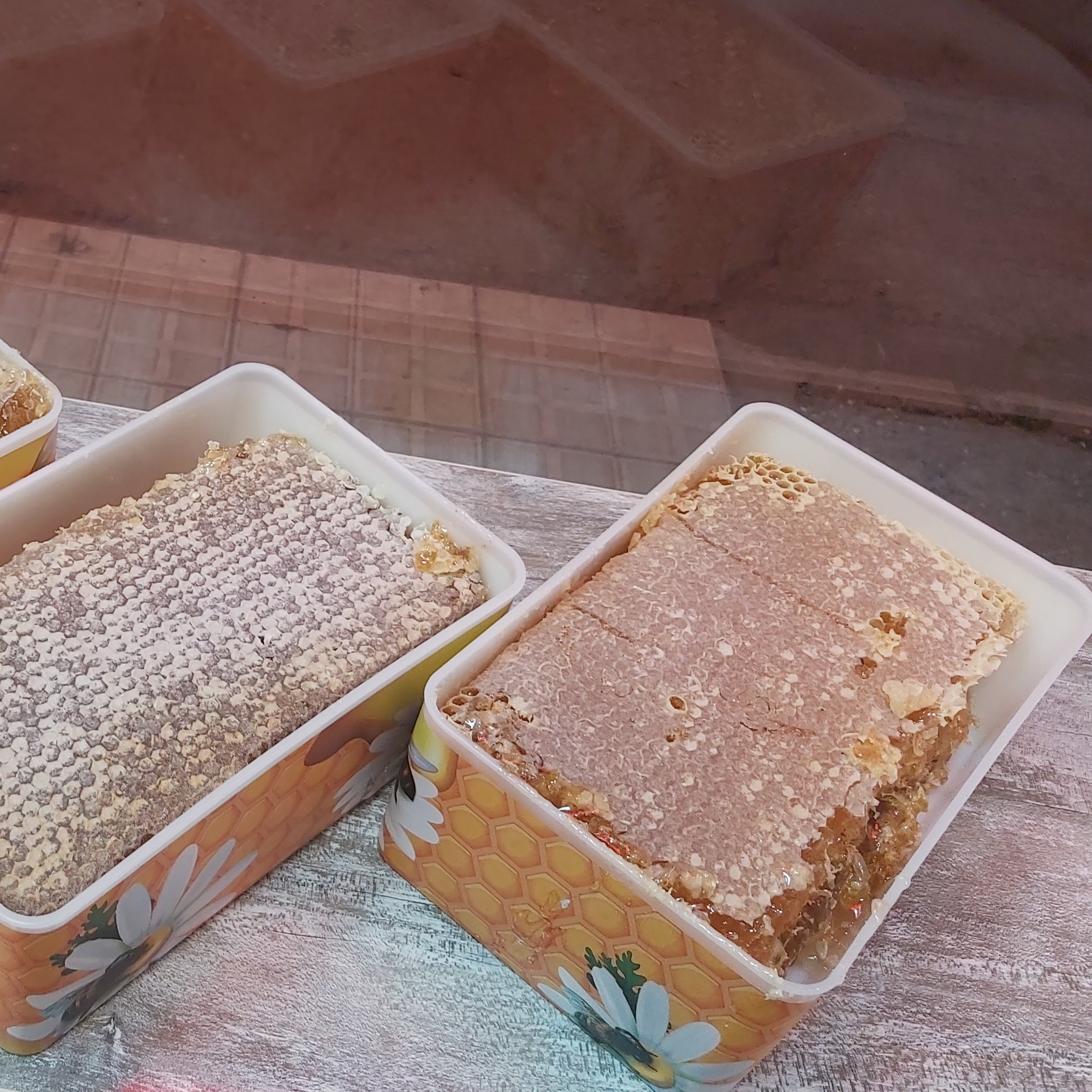 عسل چندگیاه مومدار