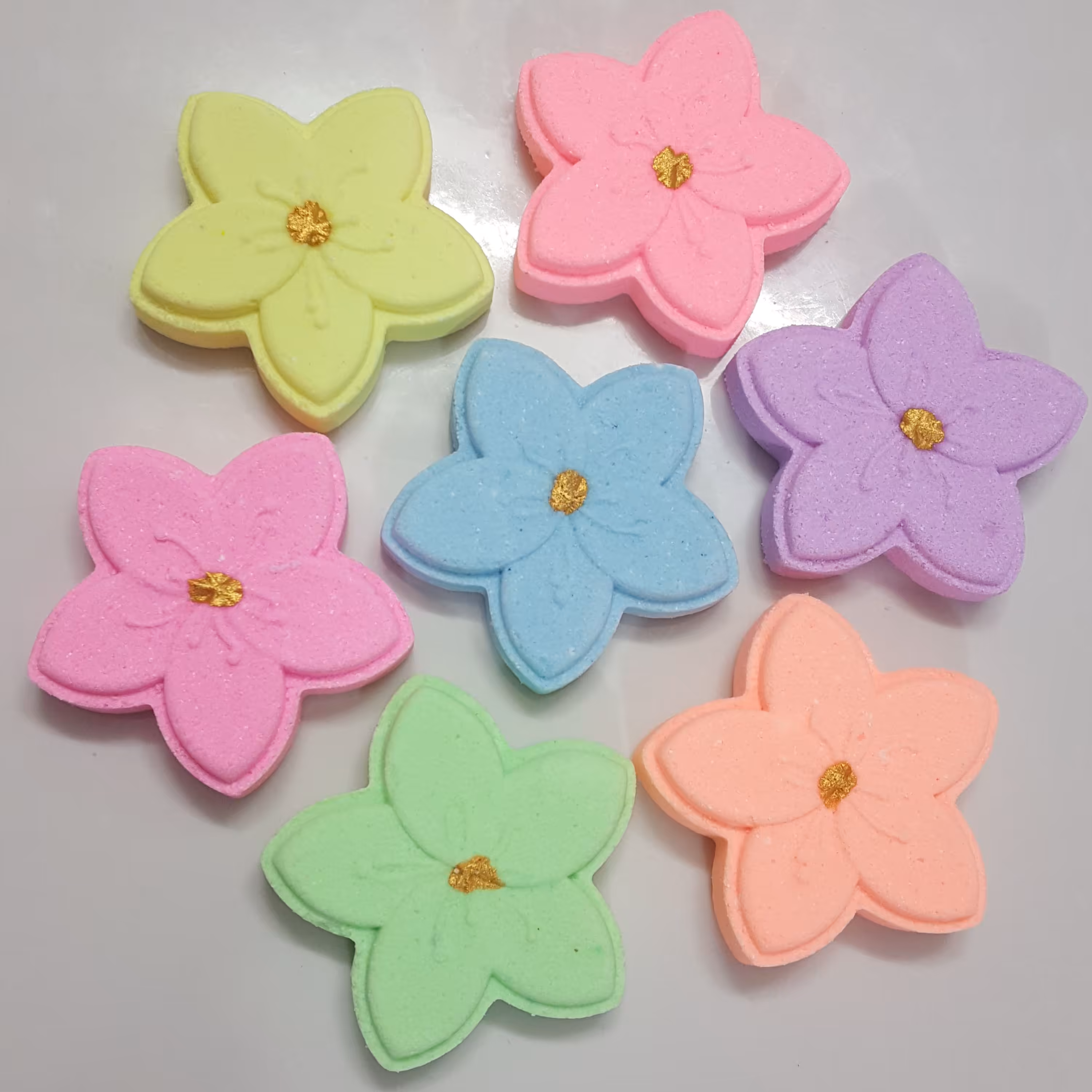 بسته بندی 10 عددی کوکتل پدیکور طرح گل 80 گرمی ( بمب حمام )