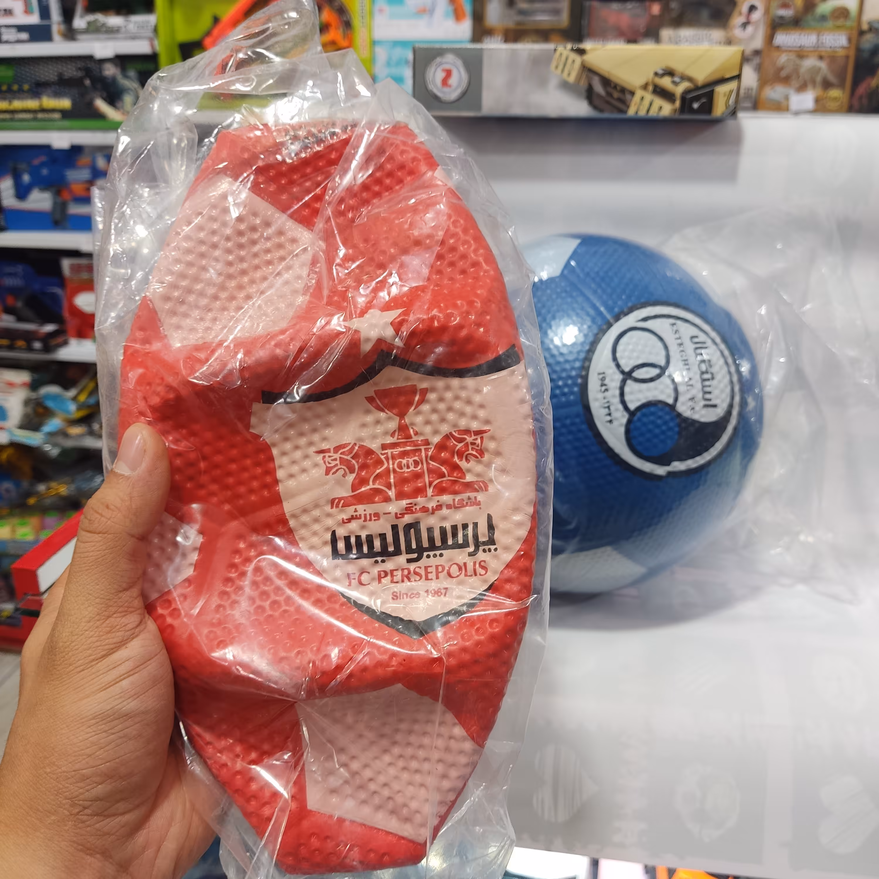 توپ فوتبال پرسپولیس سایز 4 باد دار