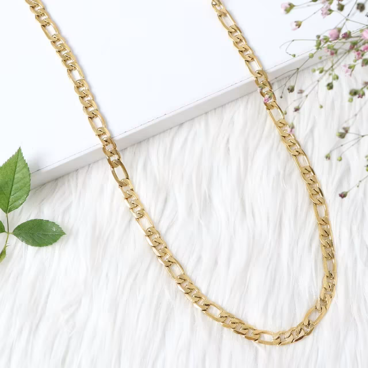 زنجیر کارتیر  کد7006طرح طلا.استاینلس استیل.طول 60 سانتیمتر.رنگ ثابت.آبکاری طلا.ضدحساسیت 