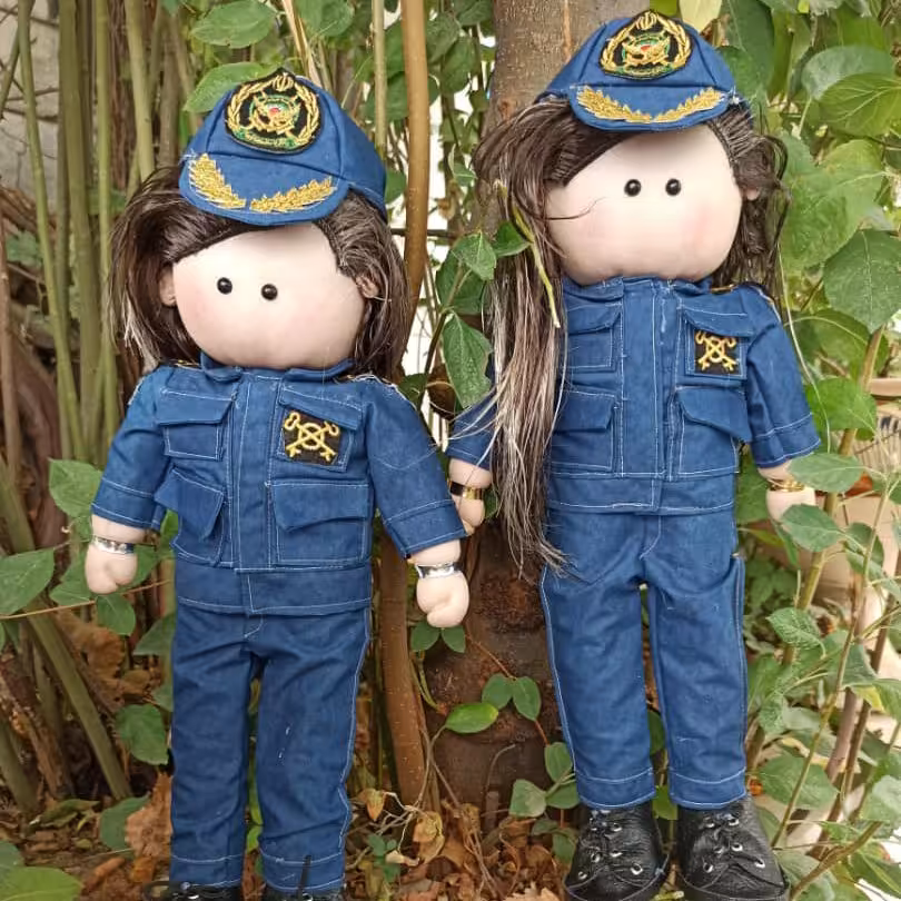 ست سرباز دختر وپسر