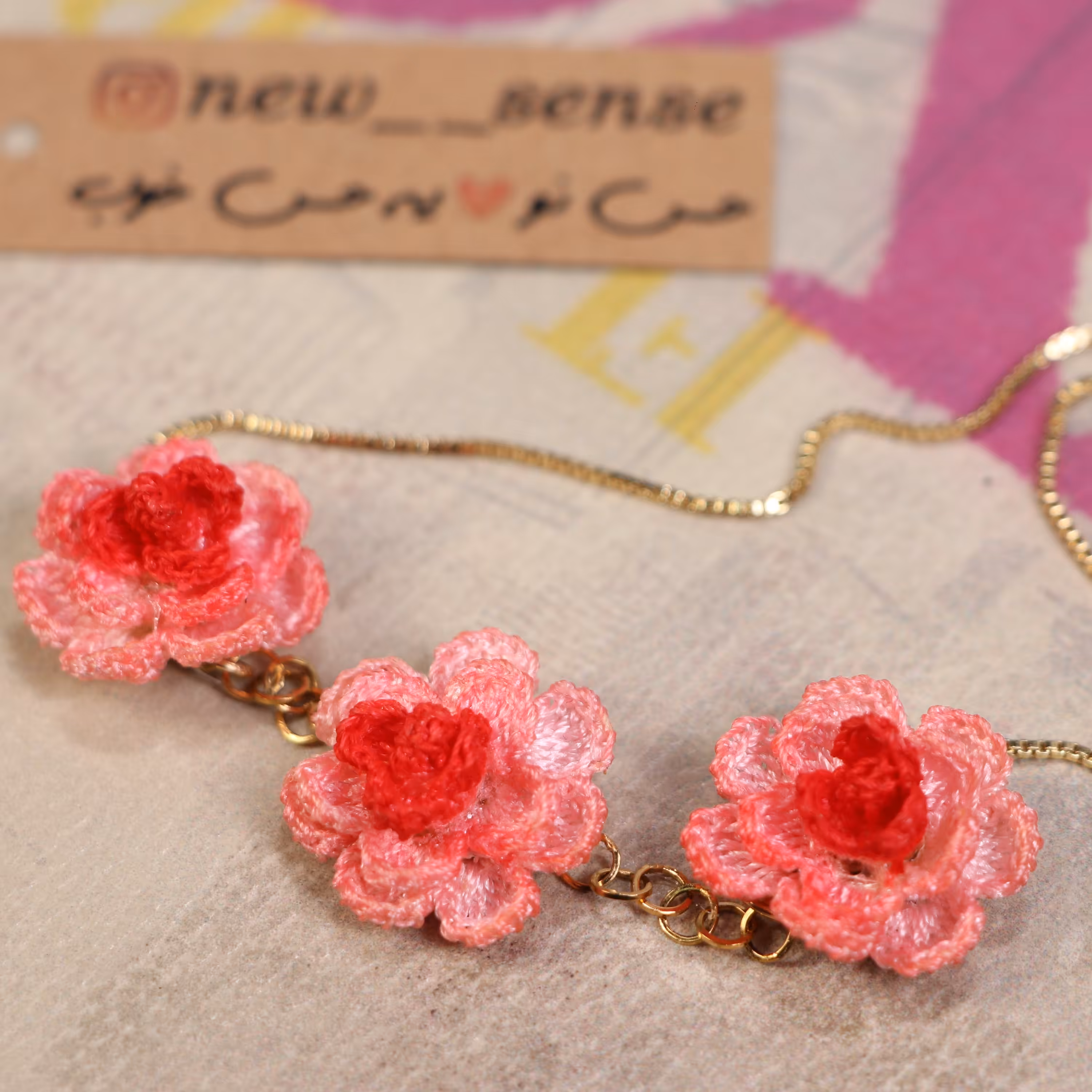 دستبند آسانسوری گل رز قرمز 