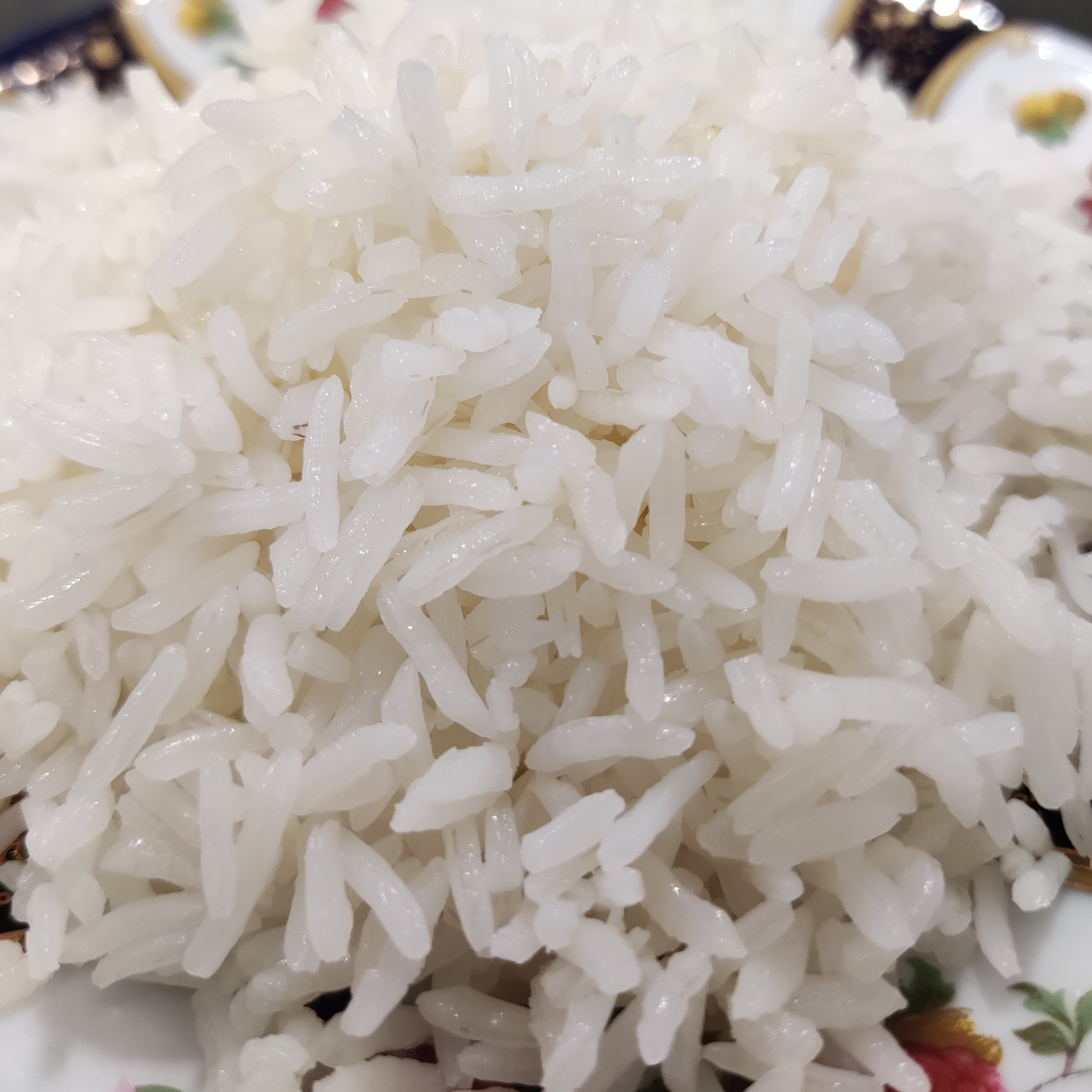برنج هاشمی صدری درجه یک گیلان ، با بسته بندی 10 کیلویی مناسب سفره ی ایرانی