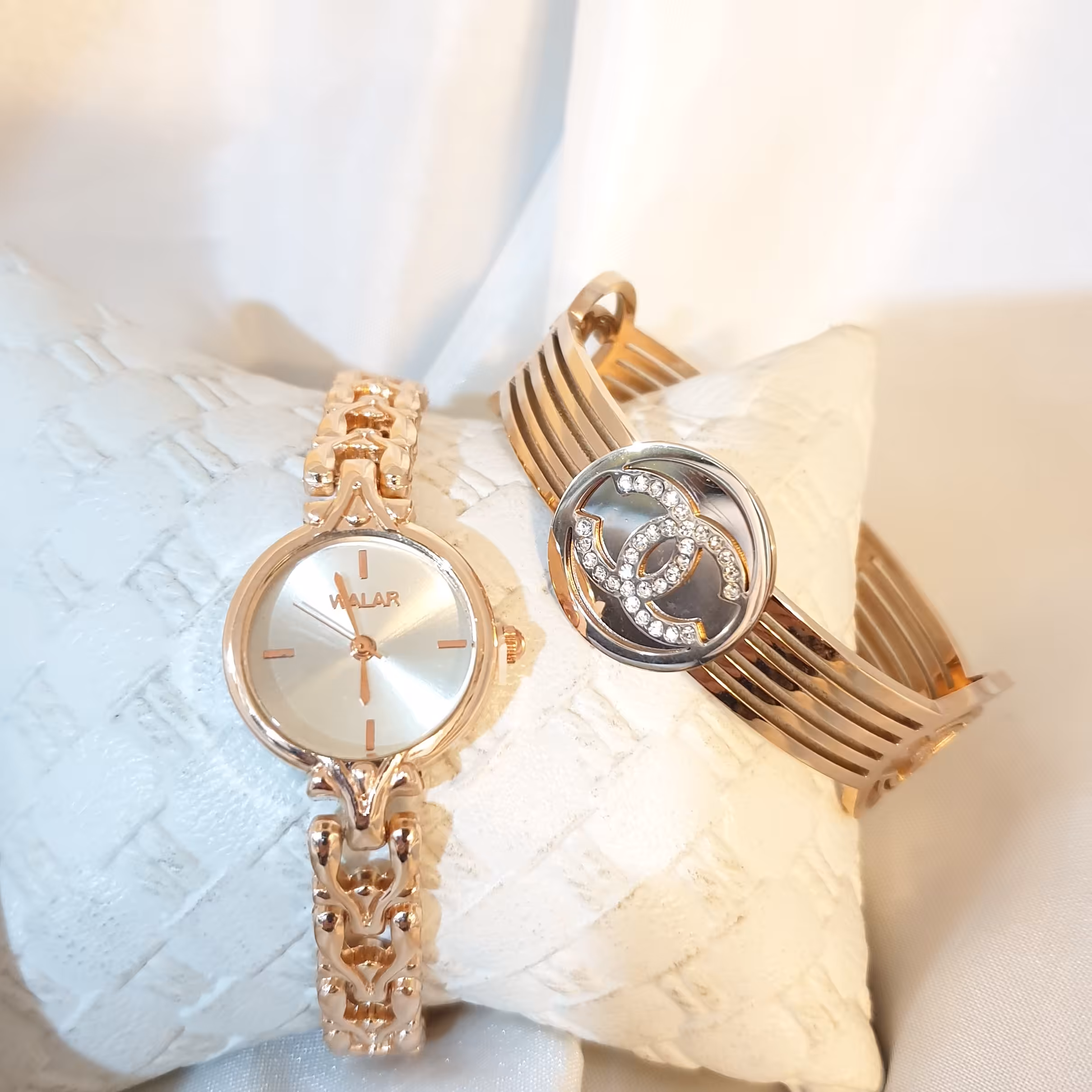 ست ساعت ودستبند زنانه  والار  صفحه سورمه ای با دستبند رنگ ثابت اصلی 