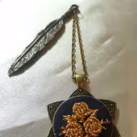 نشانگر کتاب گلدوزی شده با دست