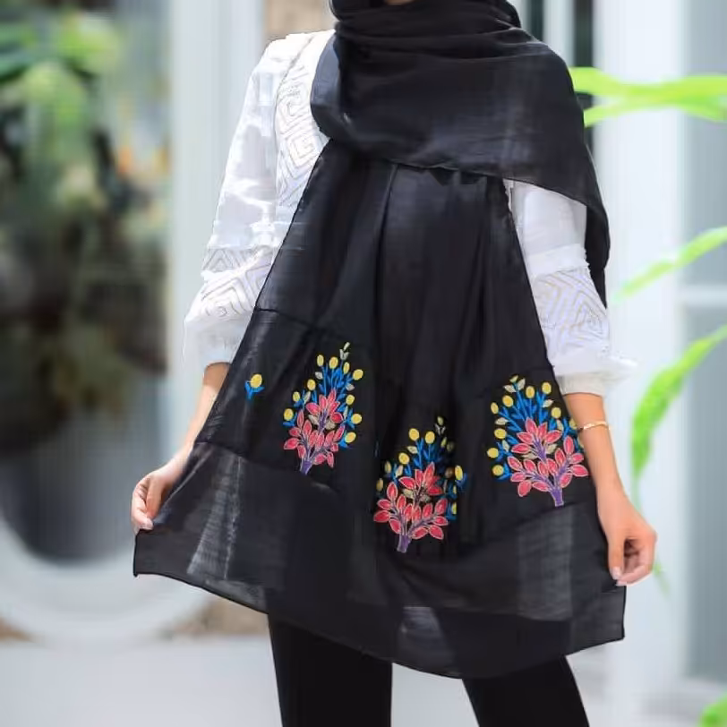 شال نخی  مزونی
دور دوخت 
تک رنگ و طرح بندی انتخابی 
کیفیت بی نظیر
 وارداتی قواره: 70&2
